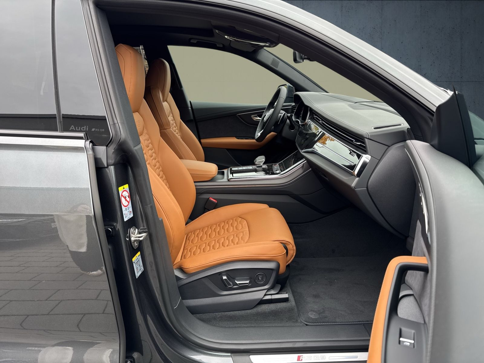 Audi - RS Q8_15