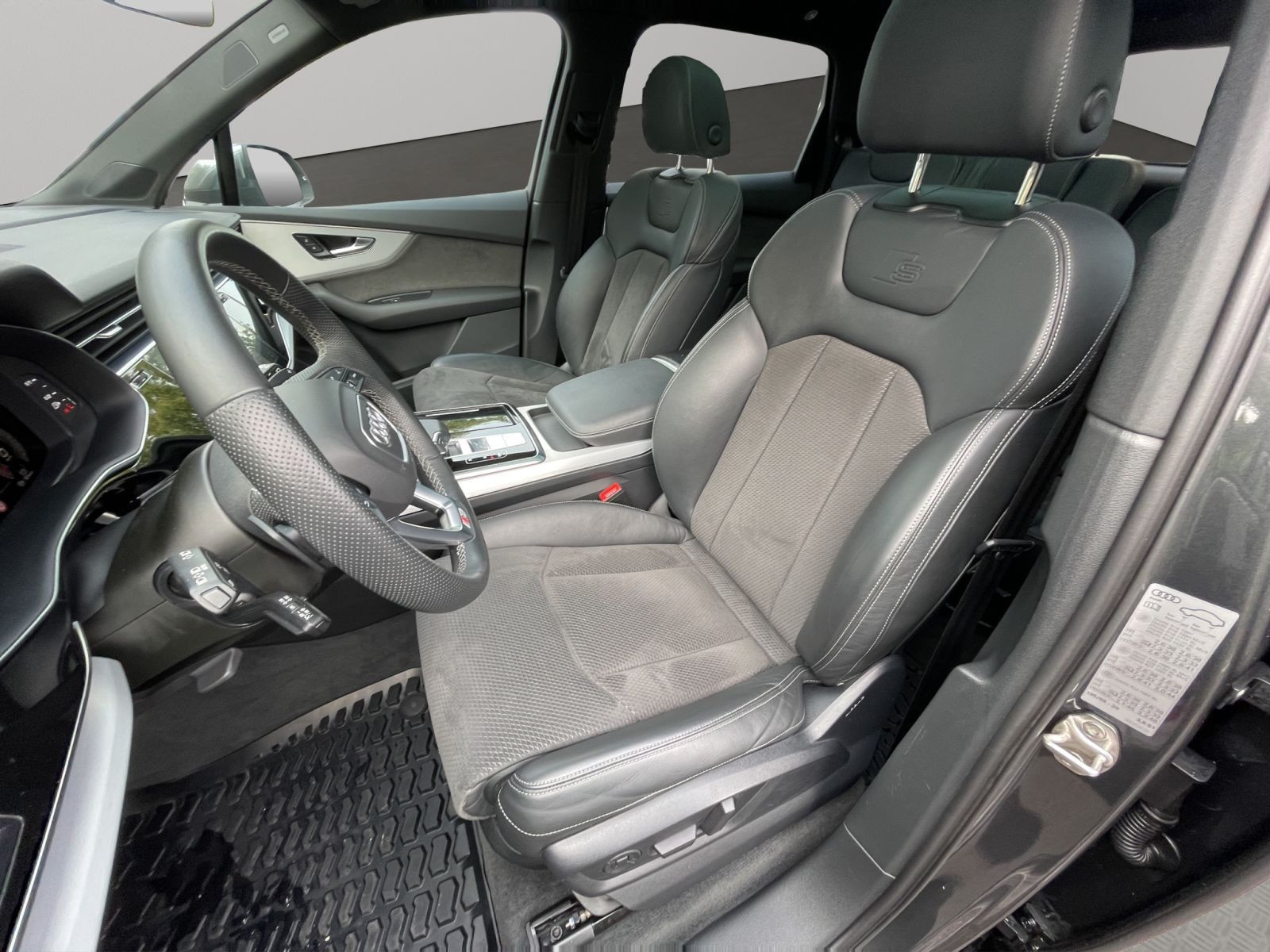 Audi - Q7_11