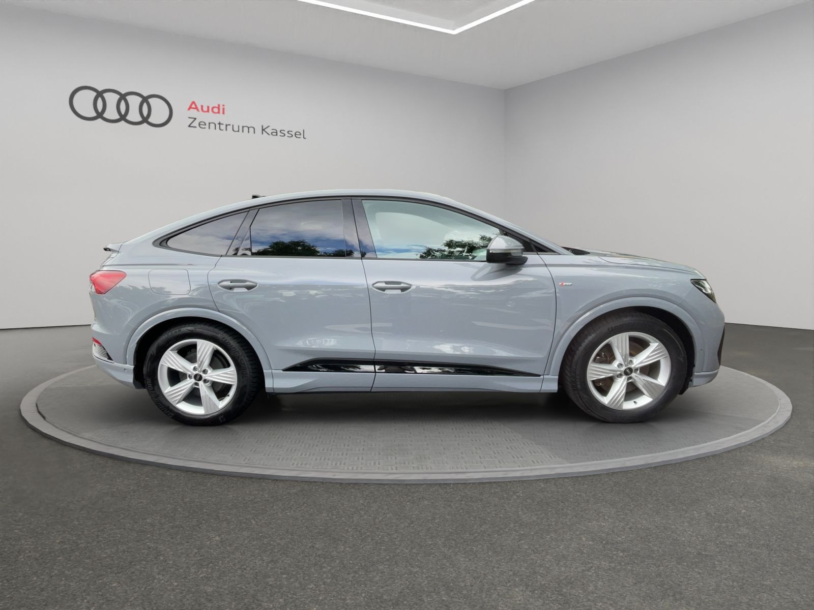Audi - Q4 Sportback e-tron_8