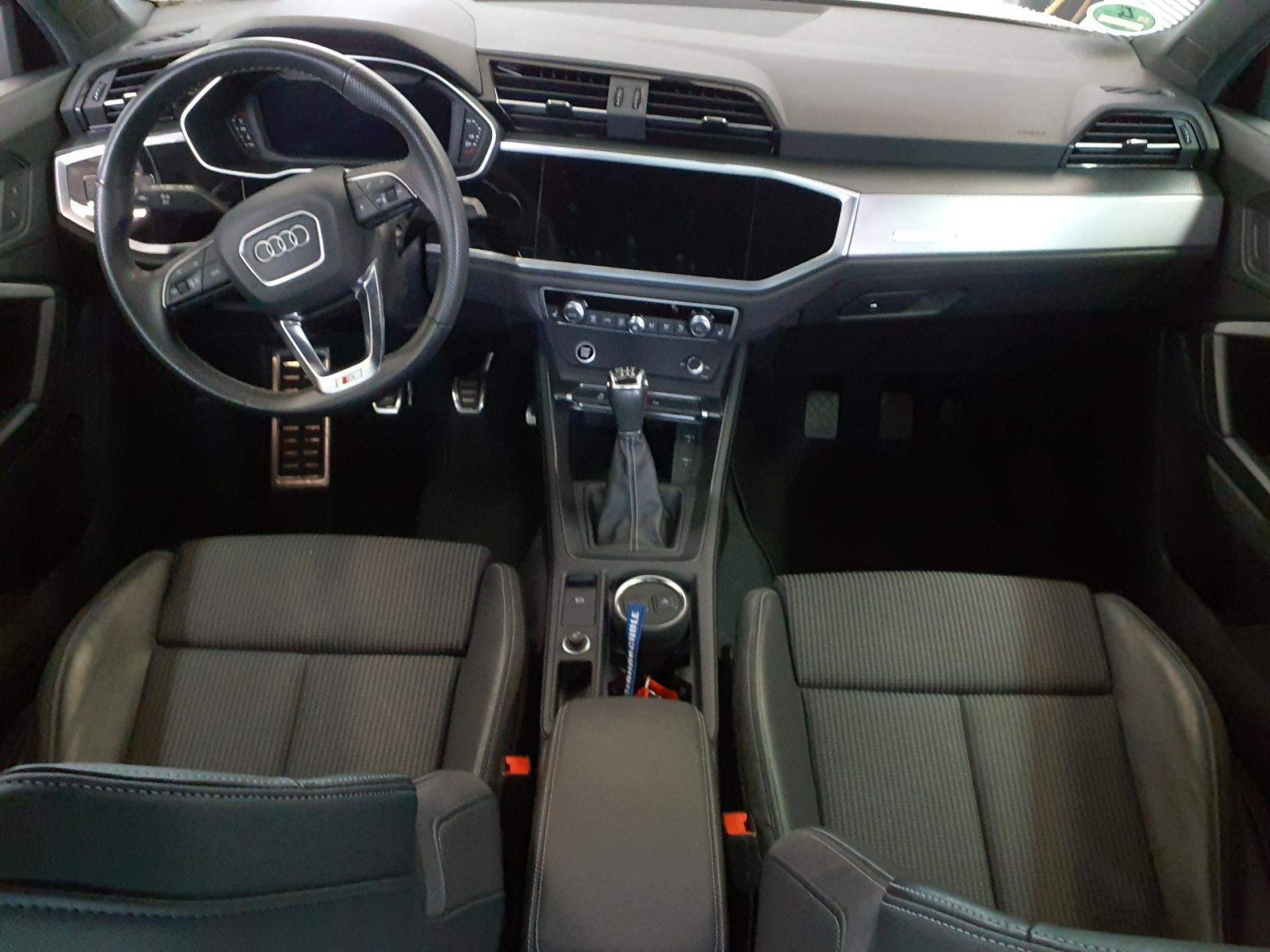 Audi - Q3_6