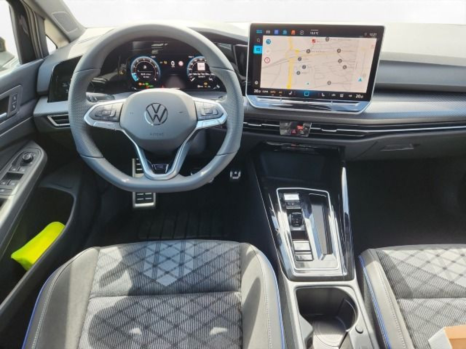 Volkswagen - Golf_13