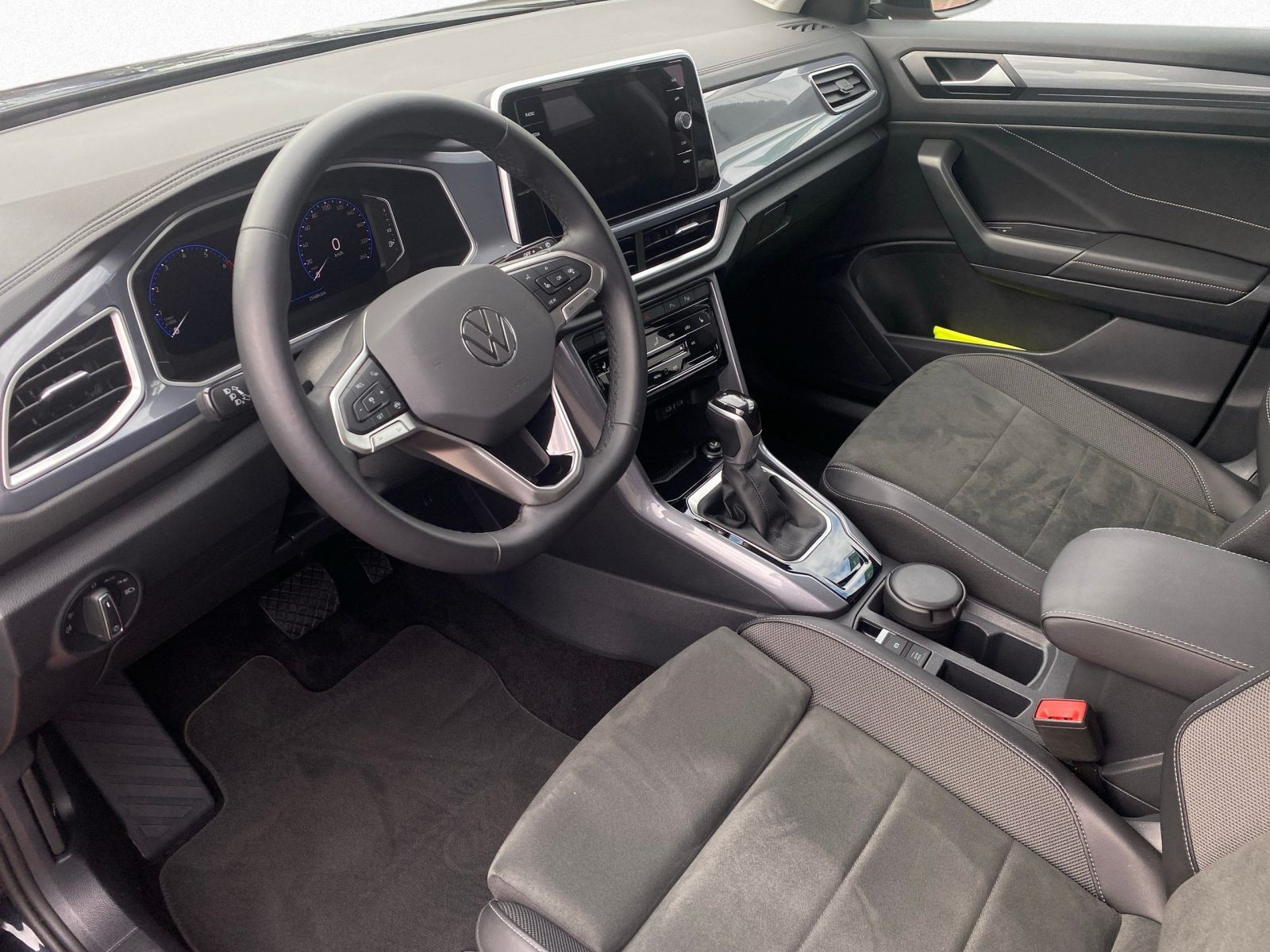 Volkswagen - T-Roc_8