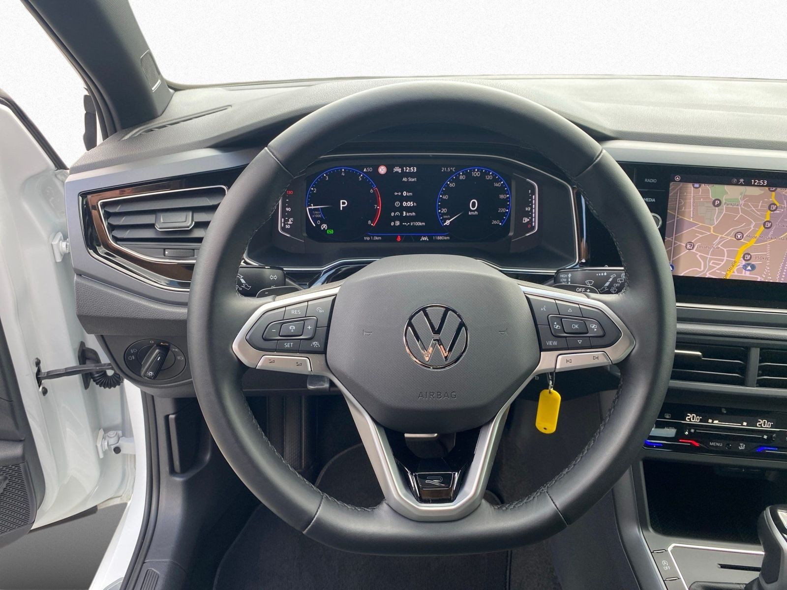 Volkswagen - Polo_11