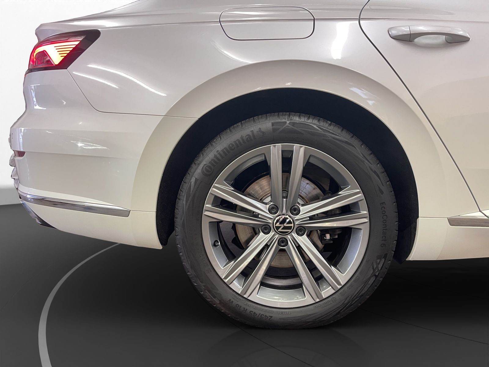 Volkswagen - Arteon_15