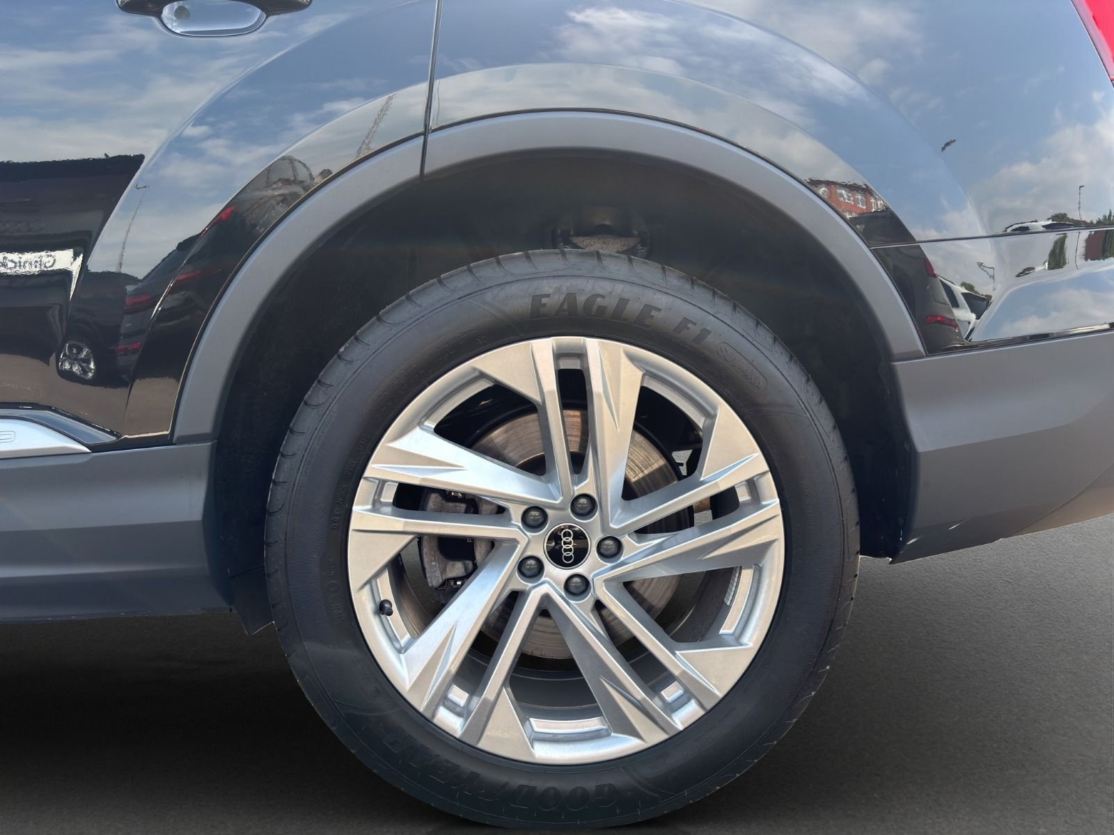 Audi - Q7_15