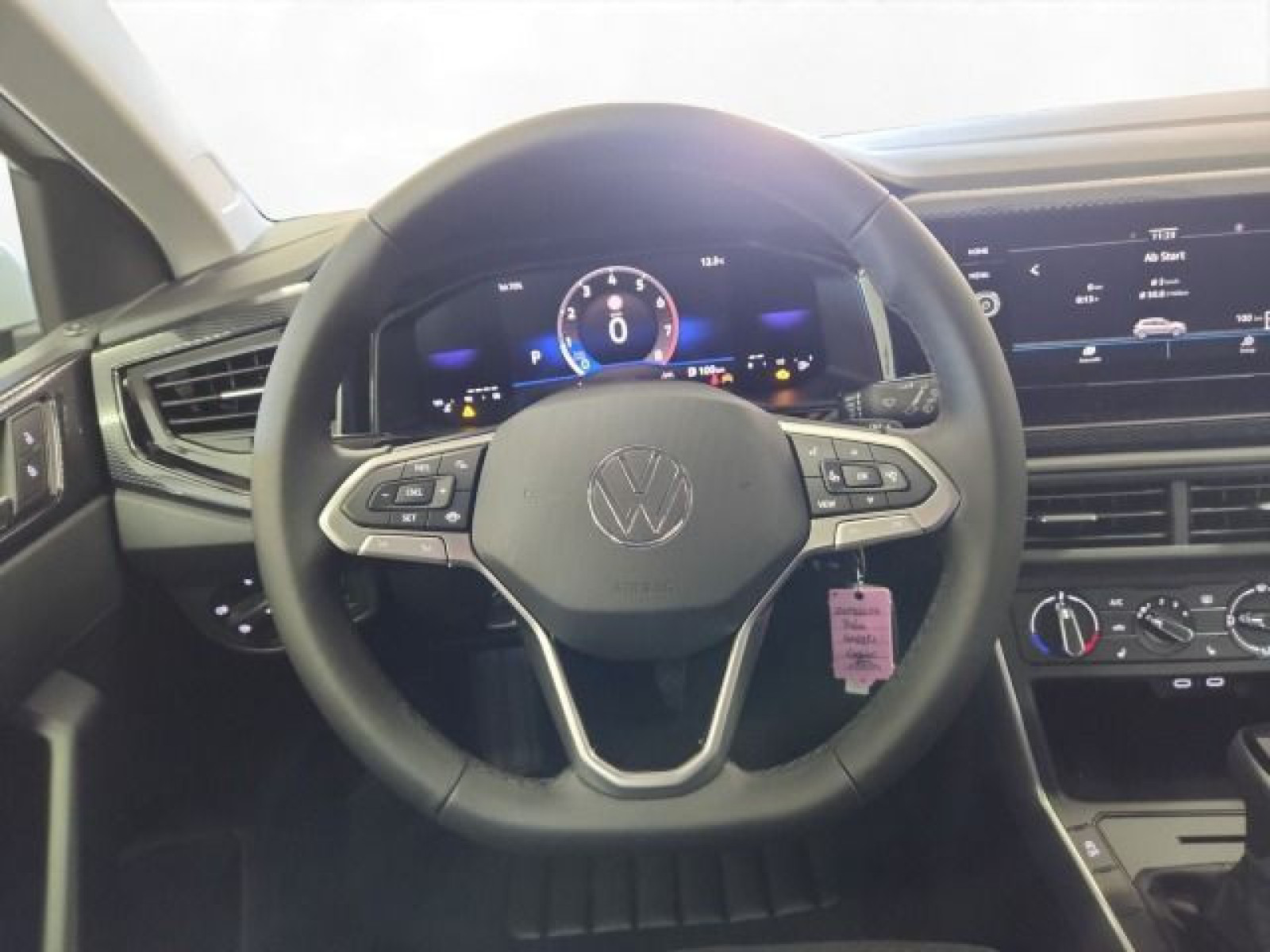 Volkswagen - Polo_11
