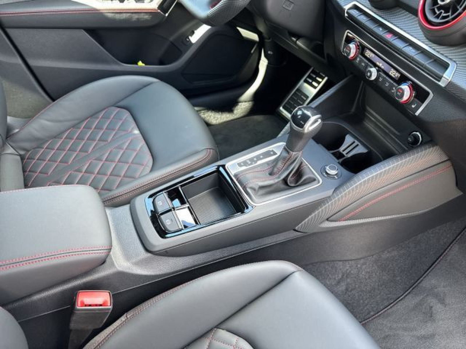 Audi - SQ2_26