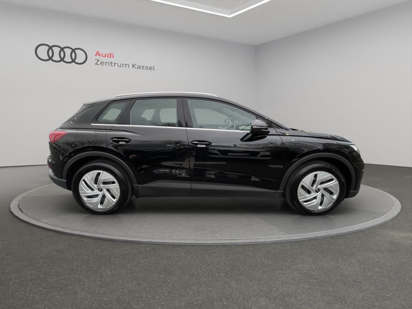 Audi - Q4_8