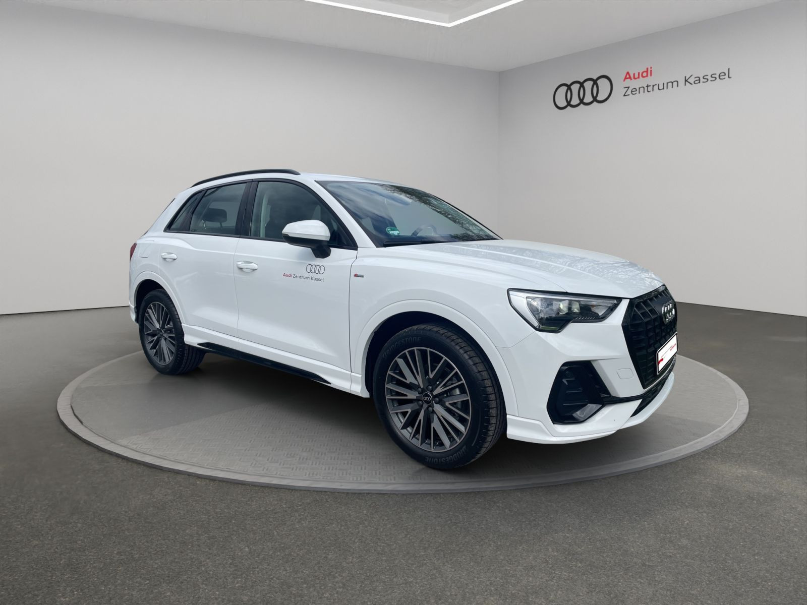 Audi - Q3_7