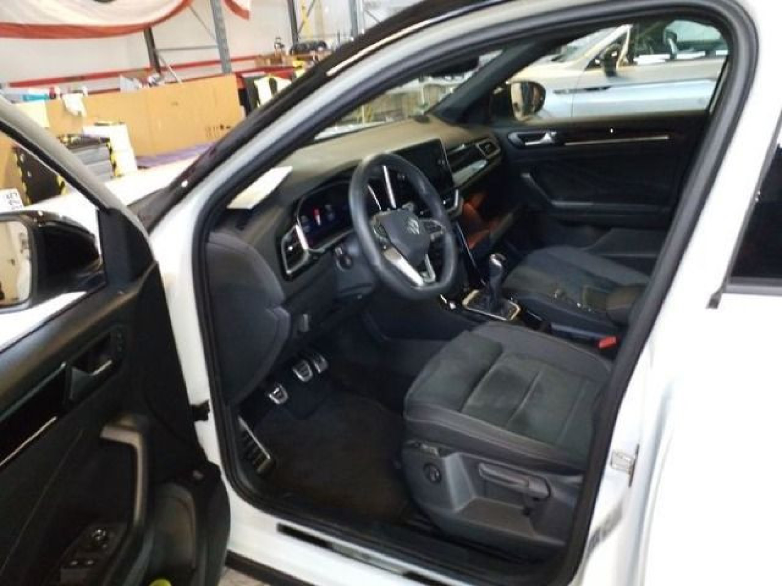 Volkswagen - T-Roc_5