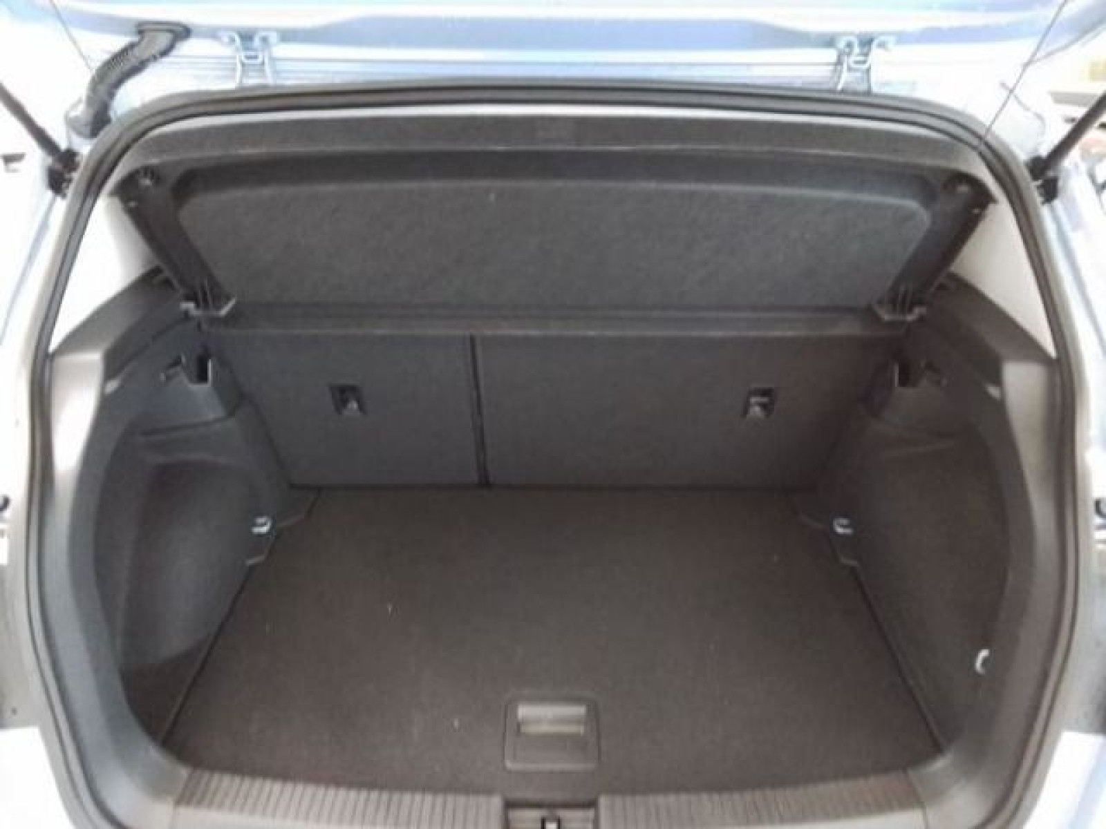 Volkswagen - T-Cross_11