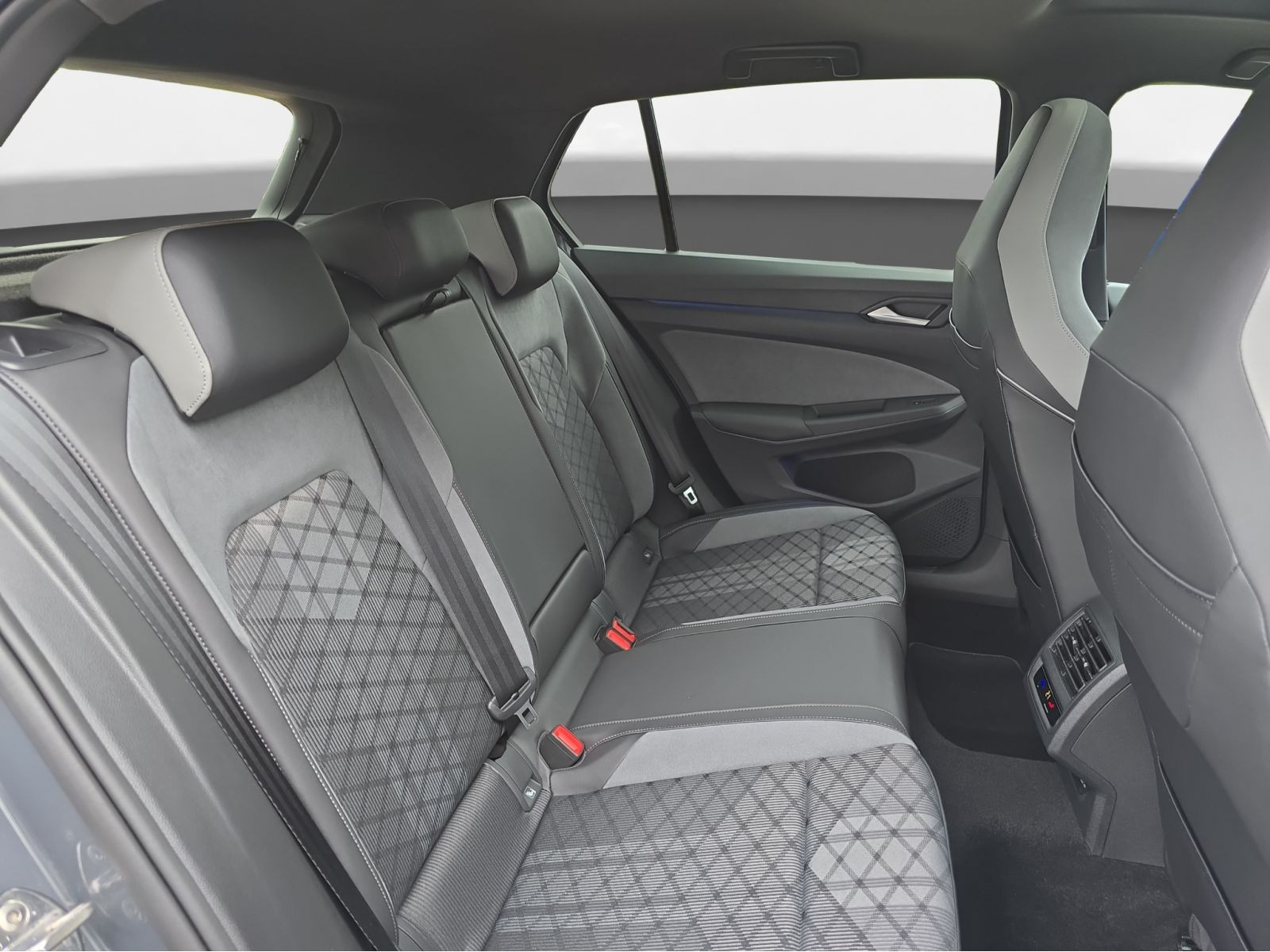 Volkswagen - Golf_14