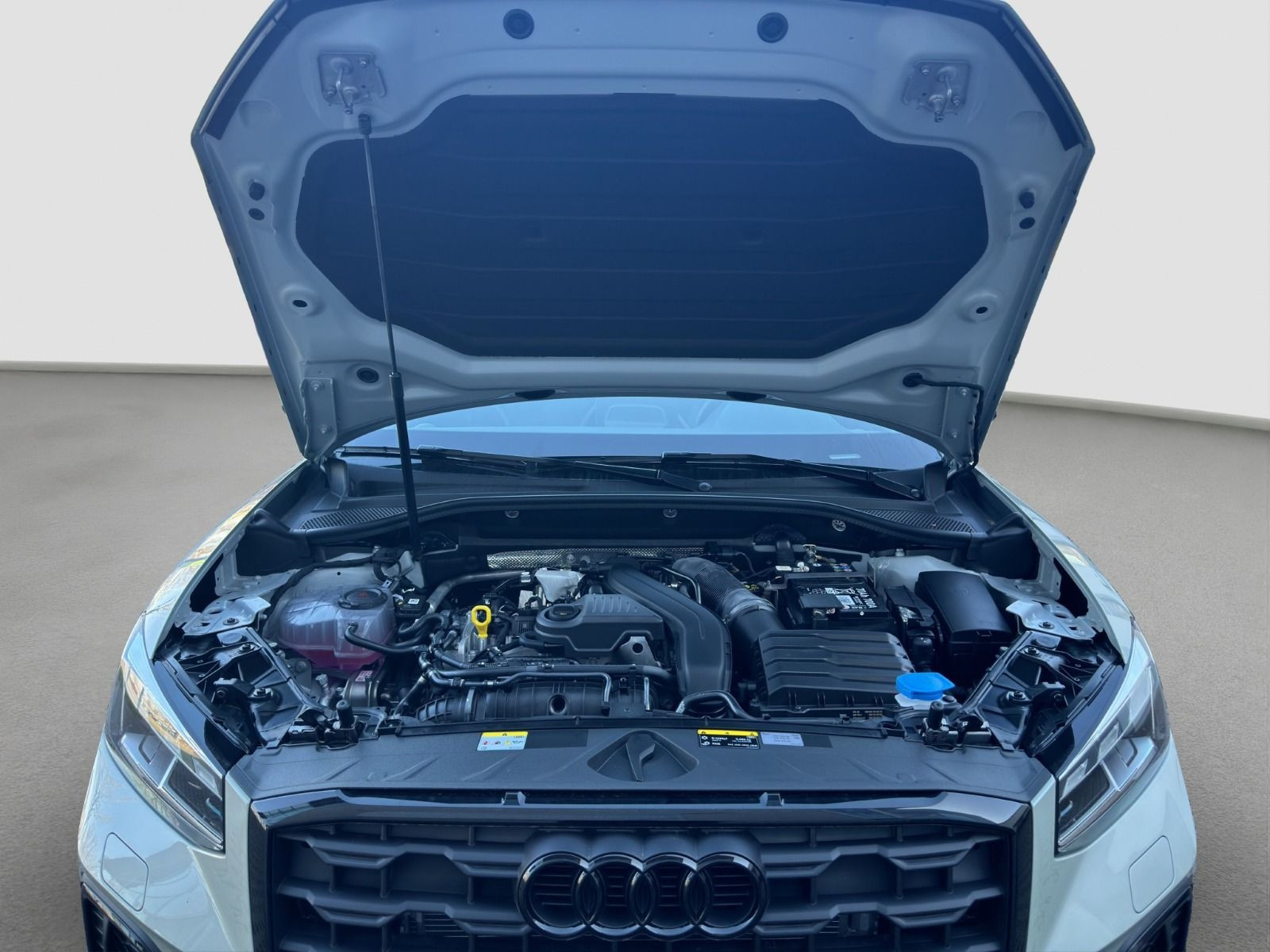Audi - Q2_21