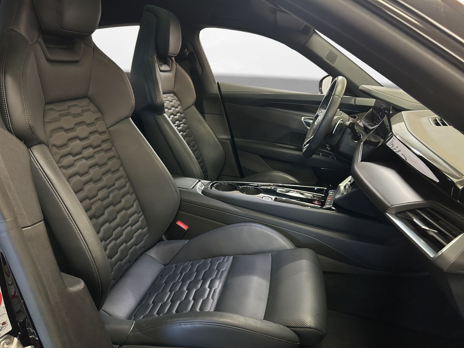 Audi - e-tron GT quattro_16