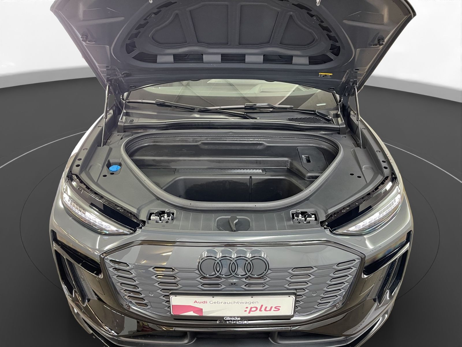 Audi - Q6 SUV e-tron_23