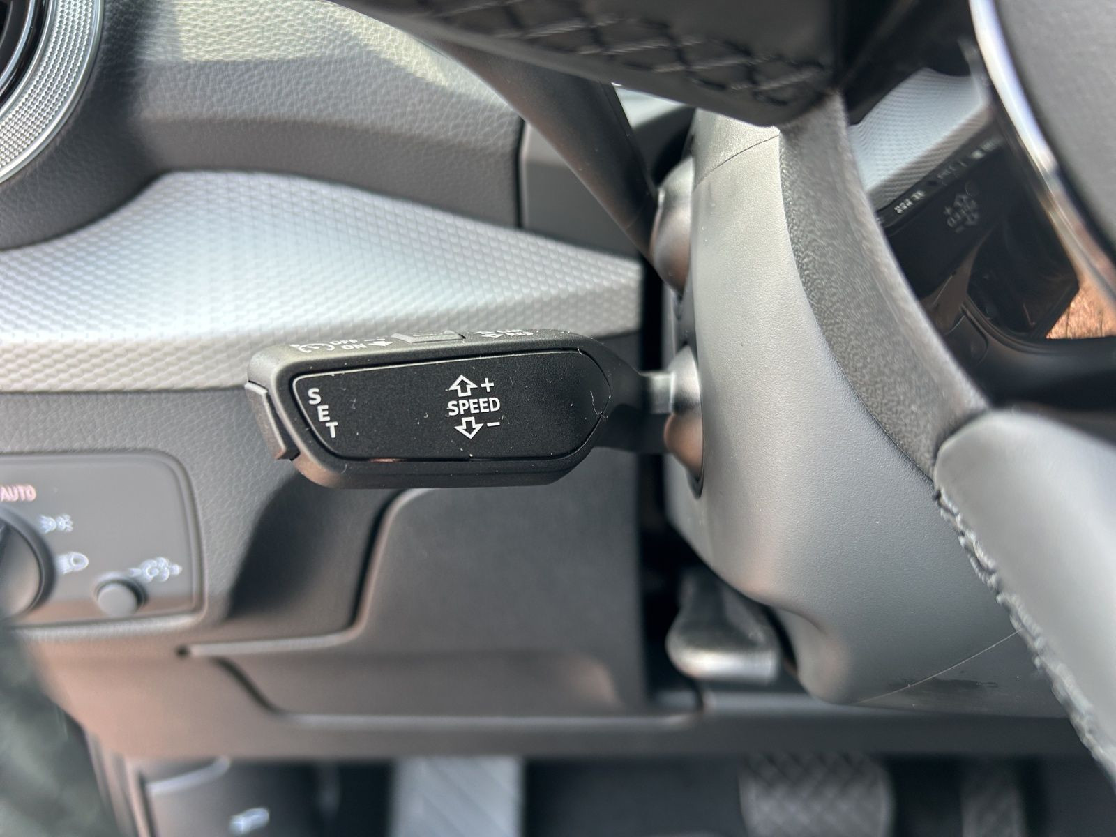 Audi - Q2_21