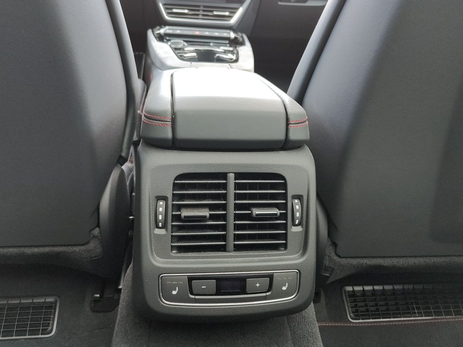 Audi - e-tron_18