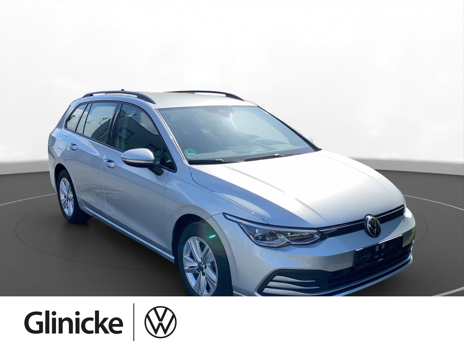 Golf VIII Variant Life 1.0 eTSI DSG Navi ACC KAM LED