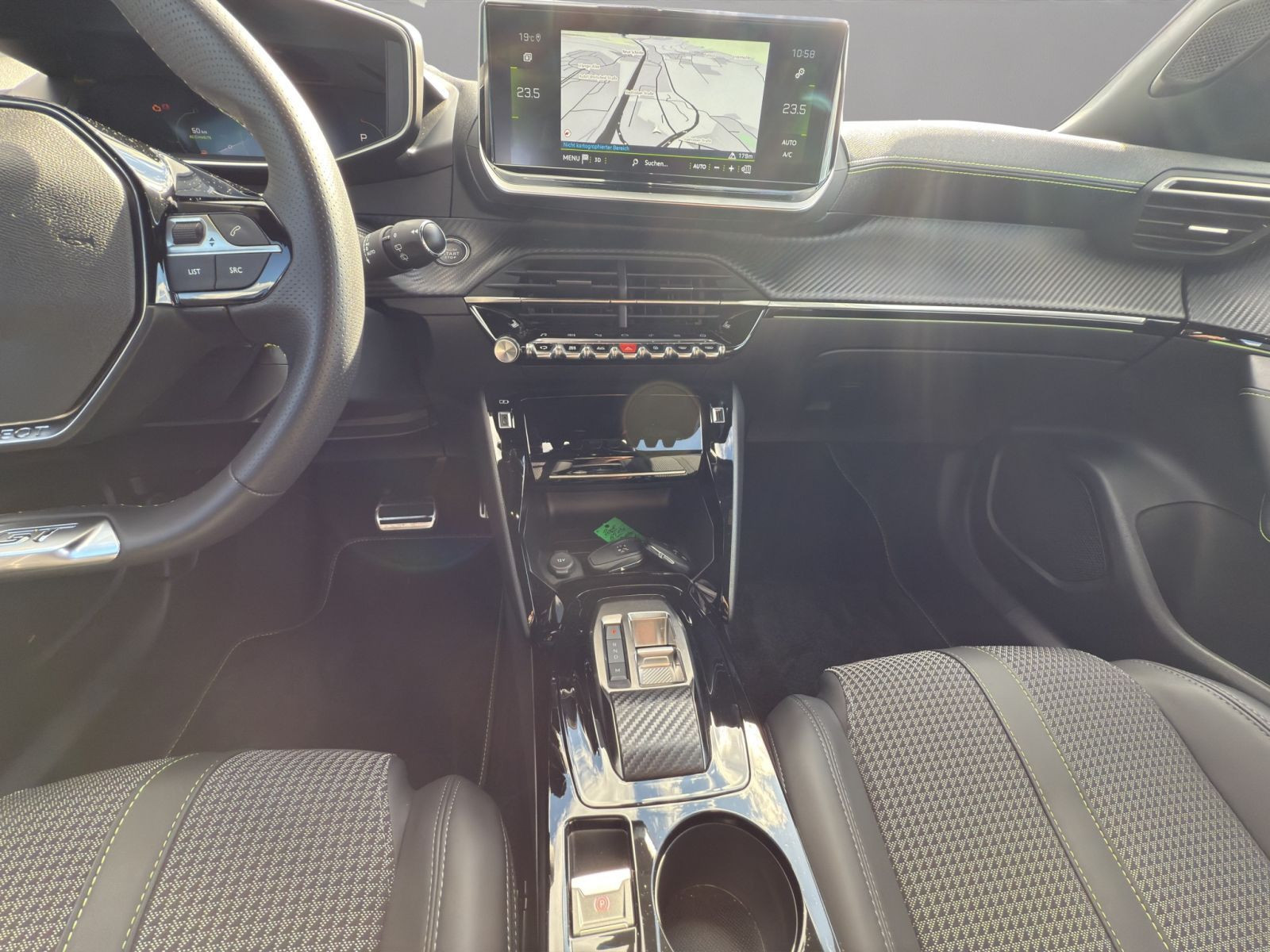 Peugeot - 2008_16