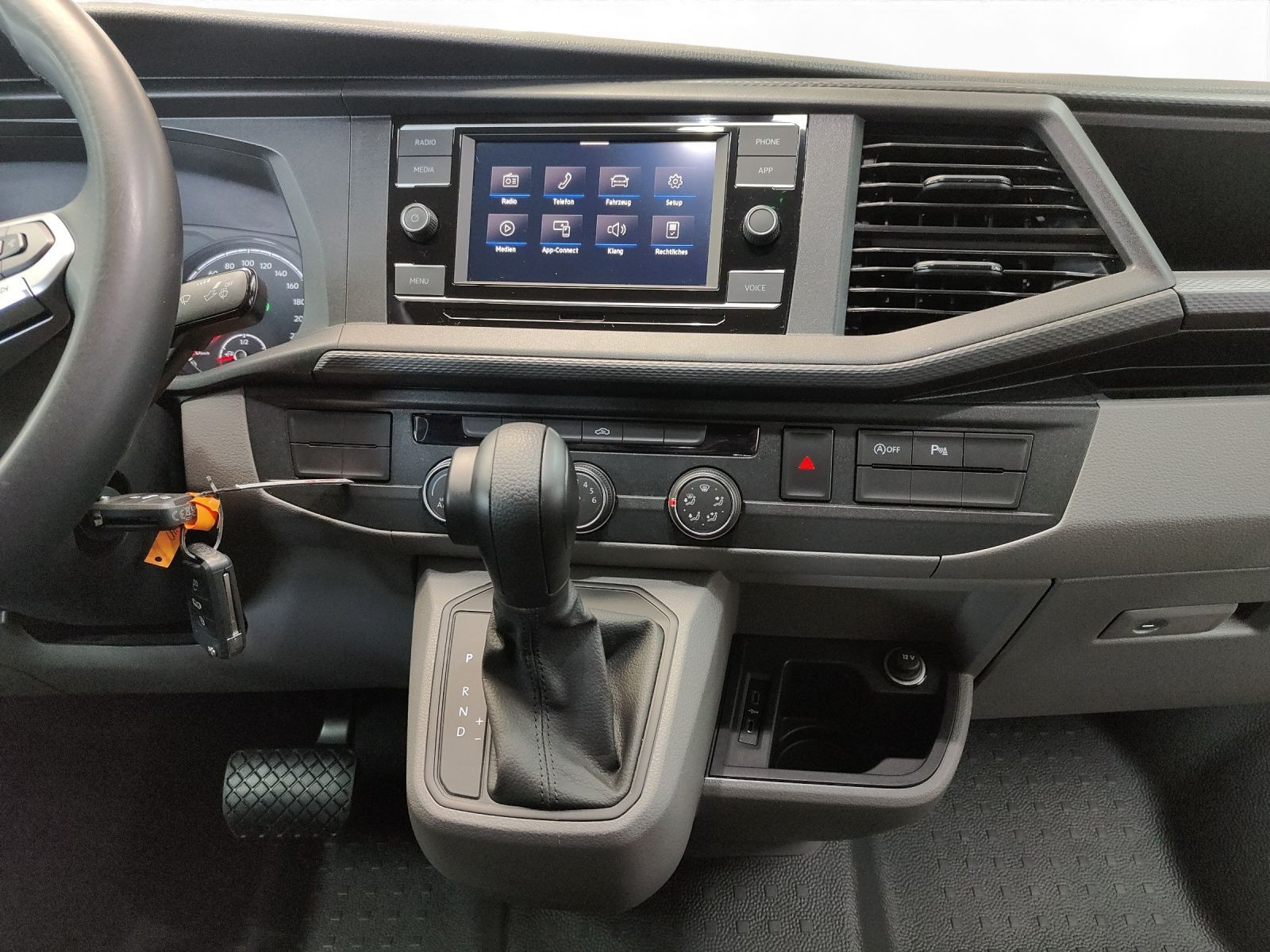 Volkswagen - T6.1 Transporter_6