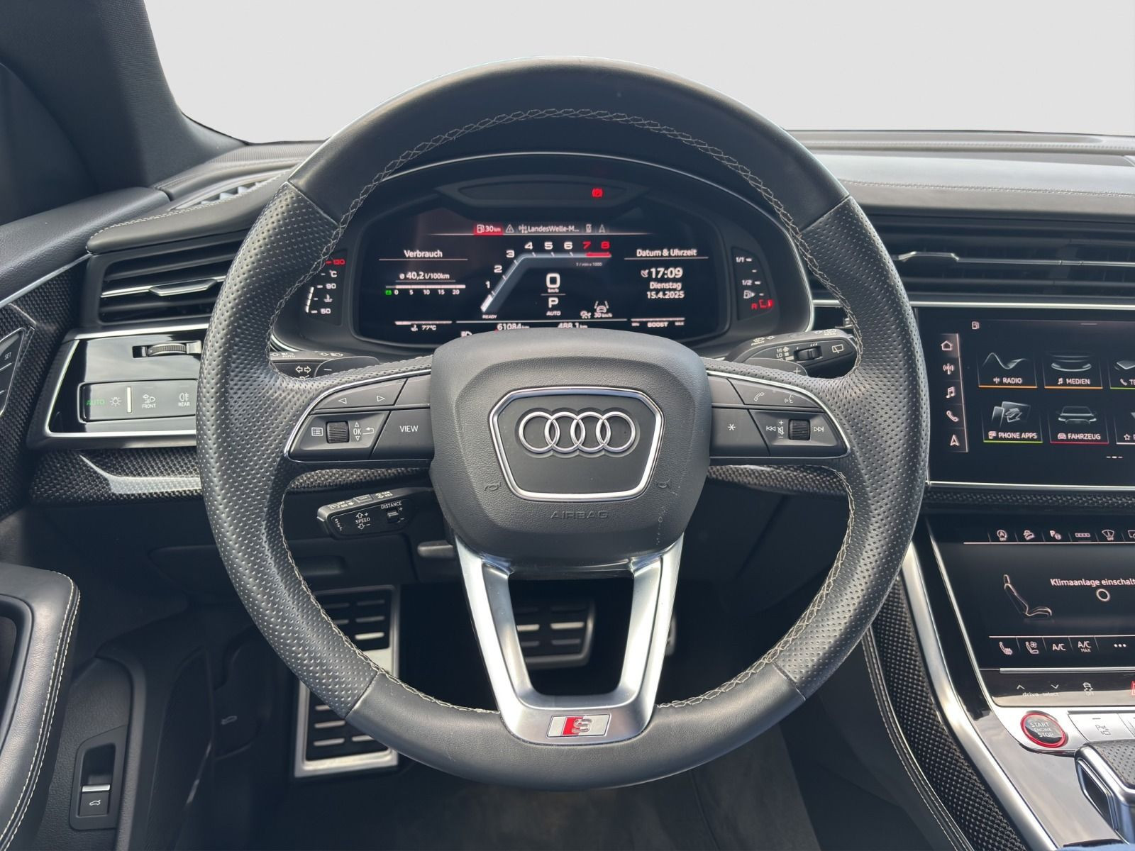 Audi - SQ8_9
