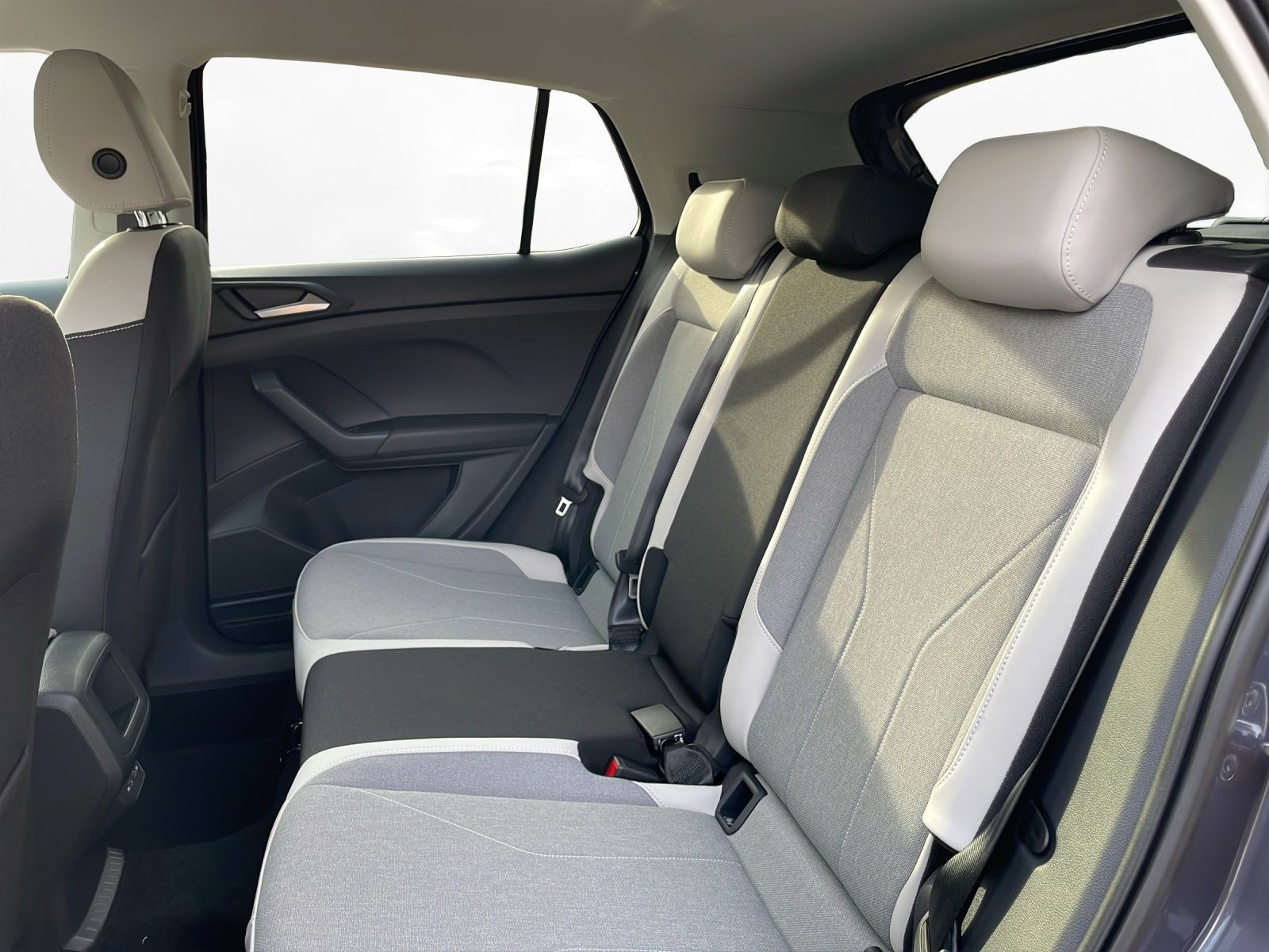 Volkswagen - T-Cross_11