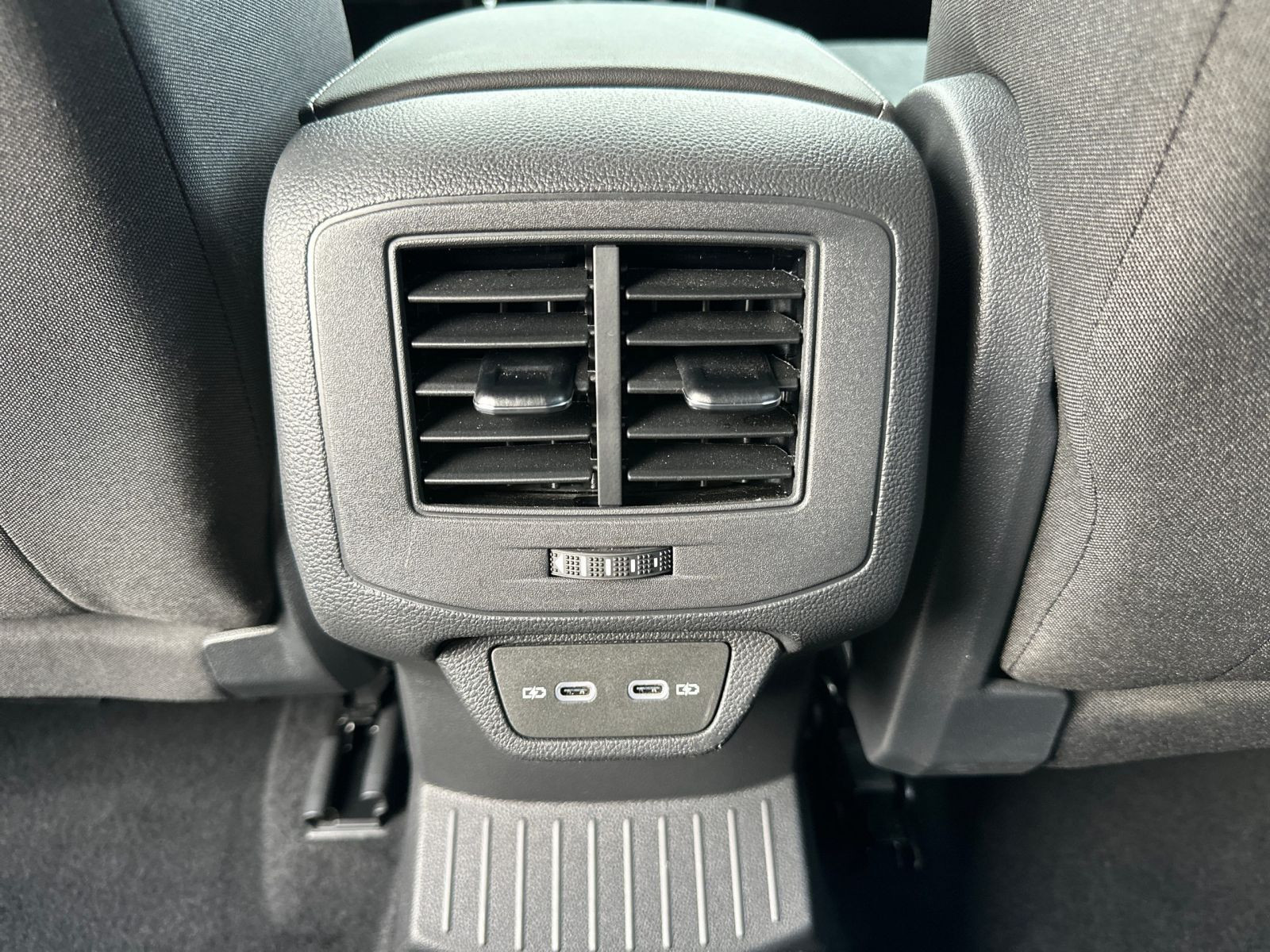 Volkswagen - T-Roc_20