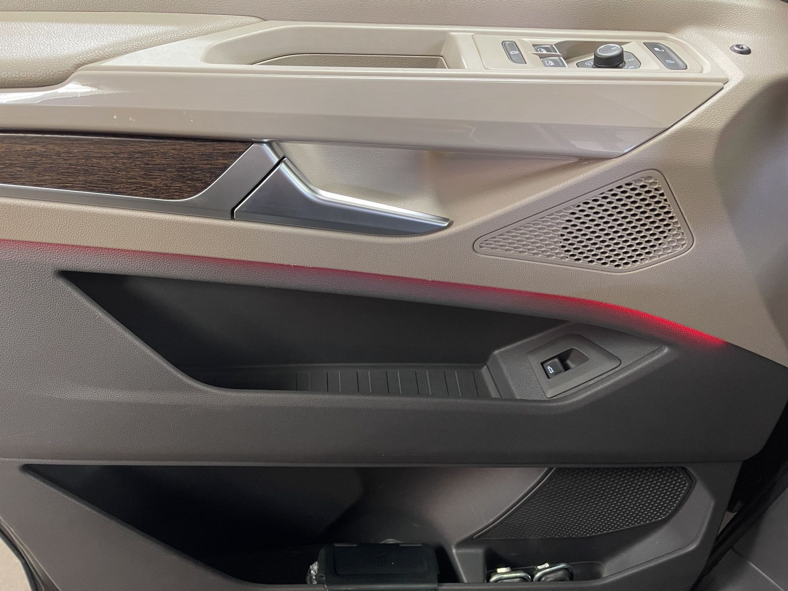 Volkswagen - Multivan_10