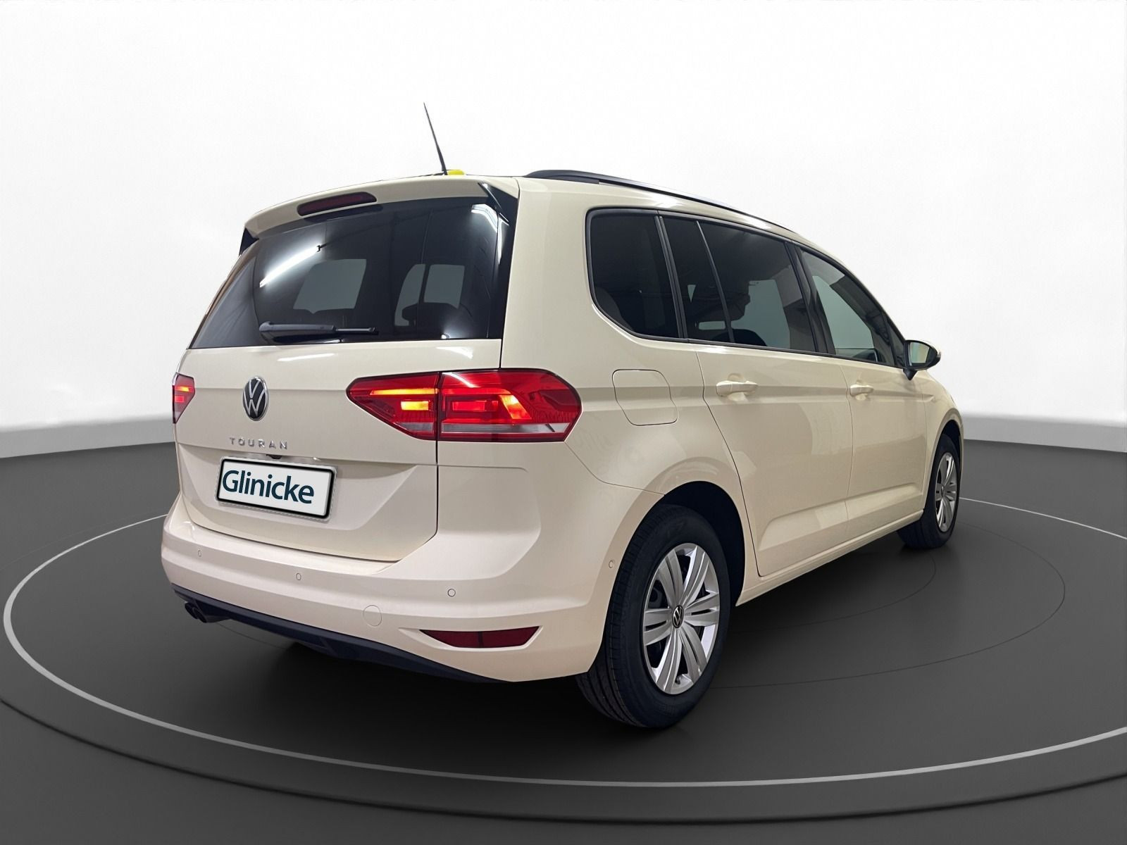 Volkswagen - Touran_4