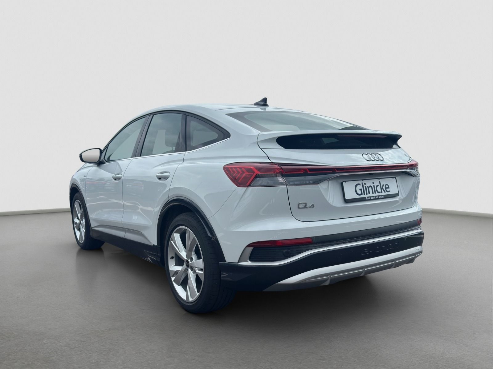 Audi - Q4 Sportback e-tron_4