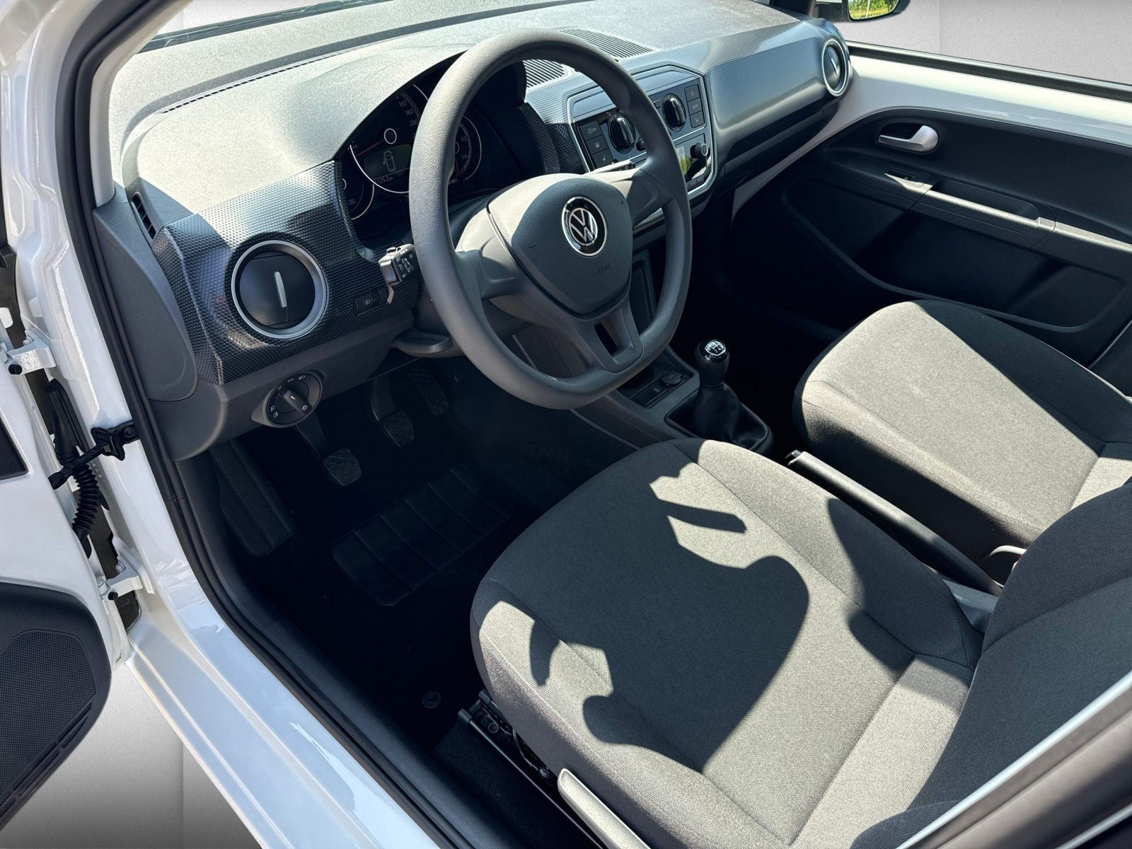 Volkswagen - up!_8