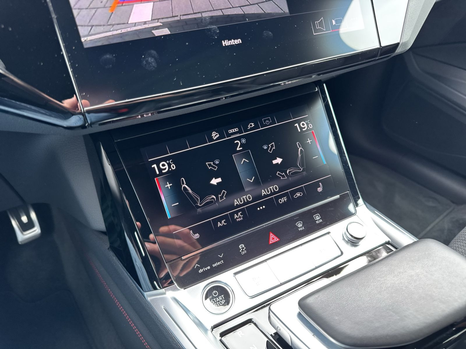 Audi - Q8 e-tron_28
