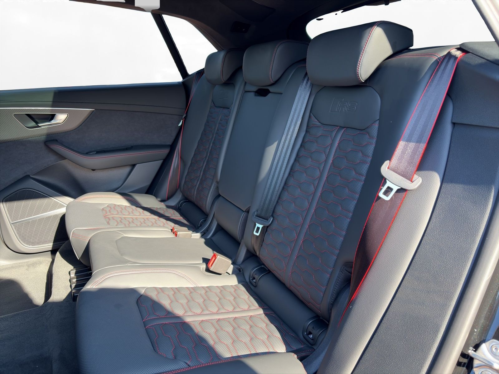 Audi - RS Q8_6