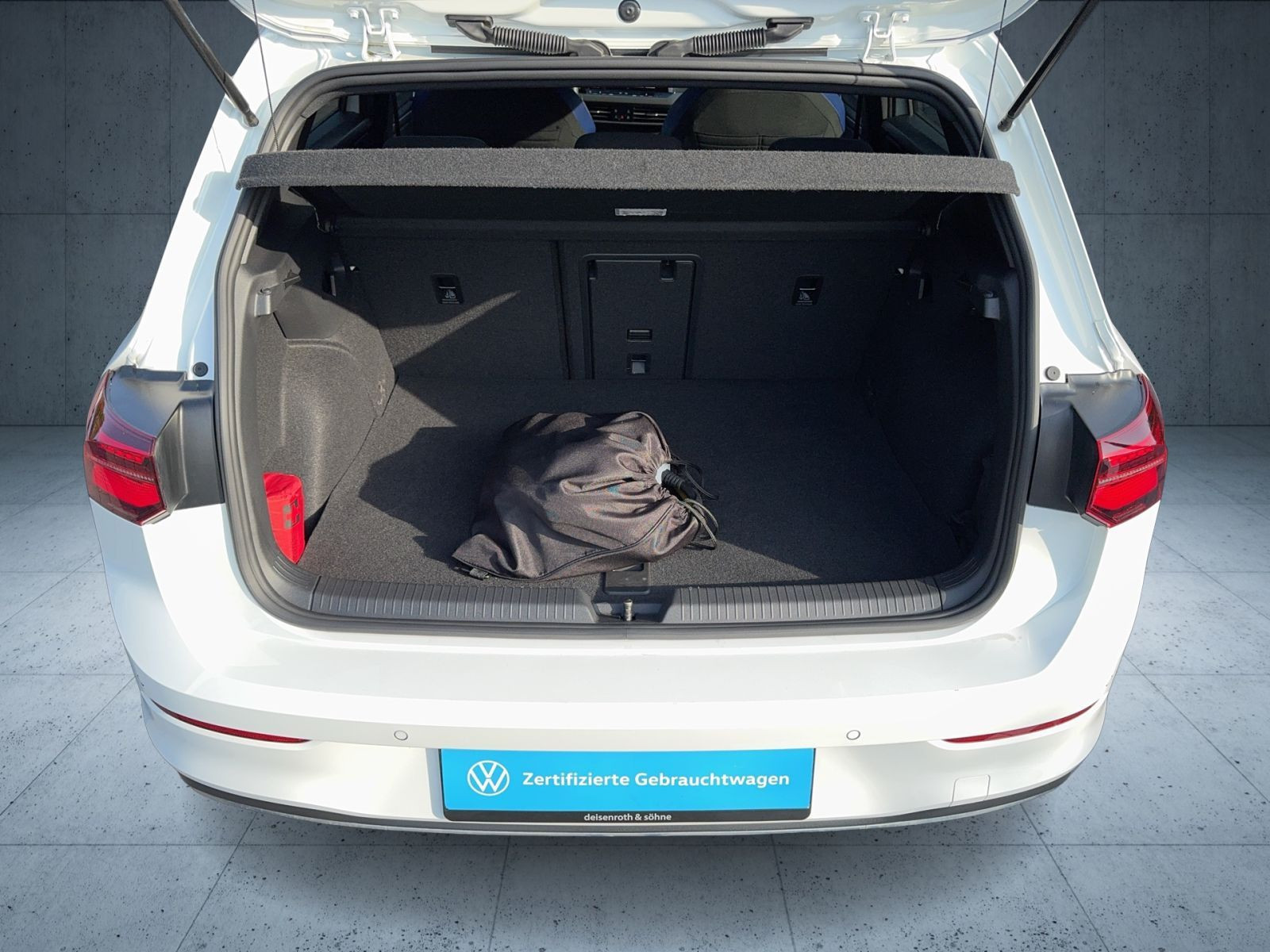 Volkswagen - Golf_16