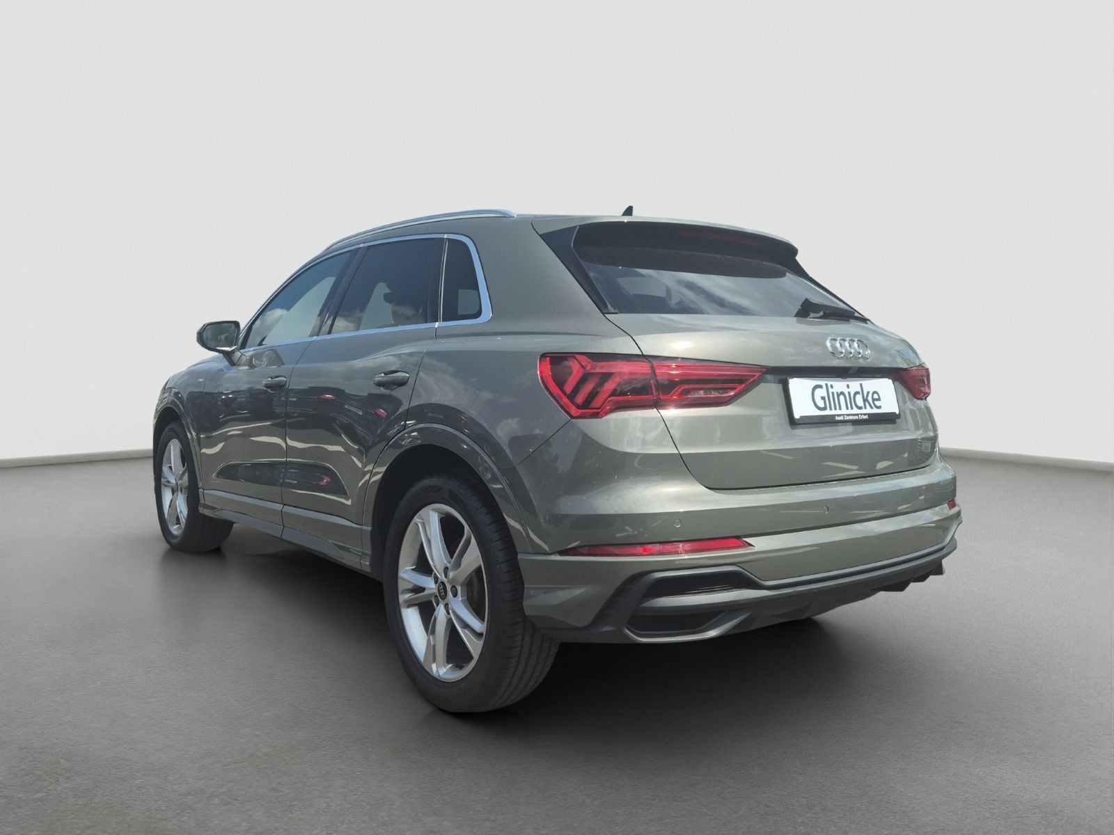 Audi - Q3_6