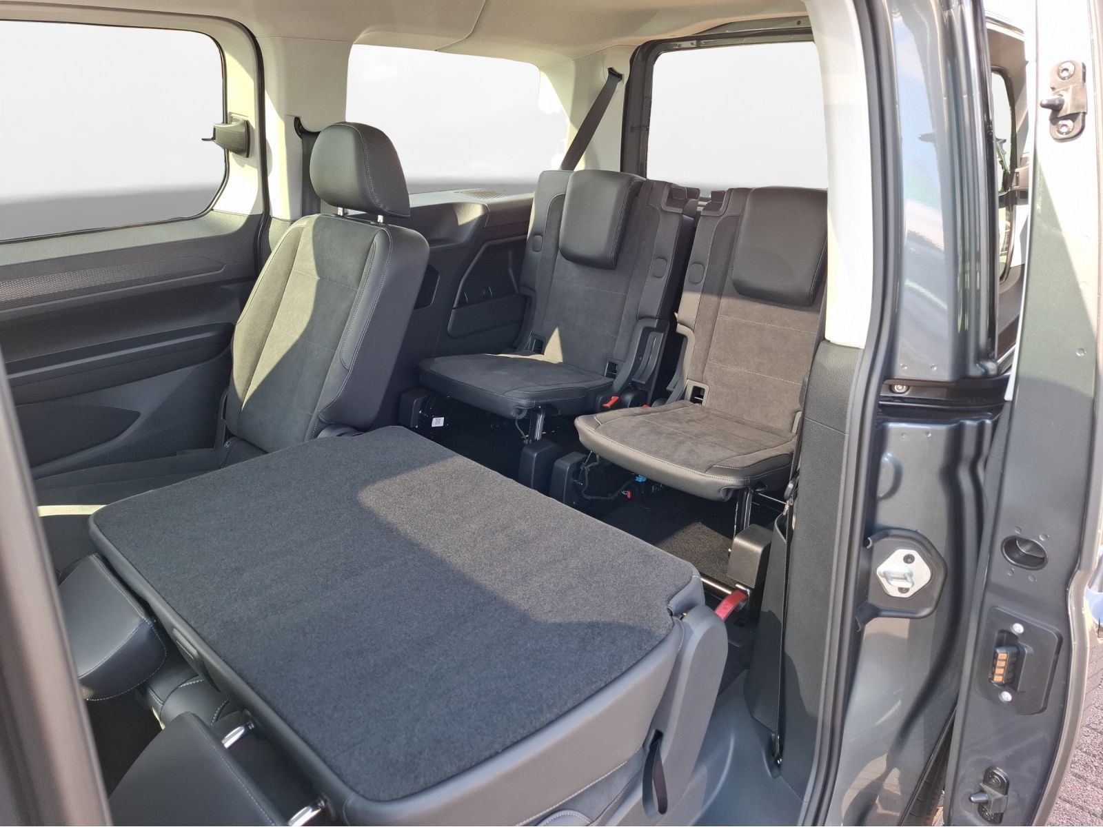Volkswagen - Caddy Maxi_4