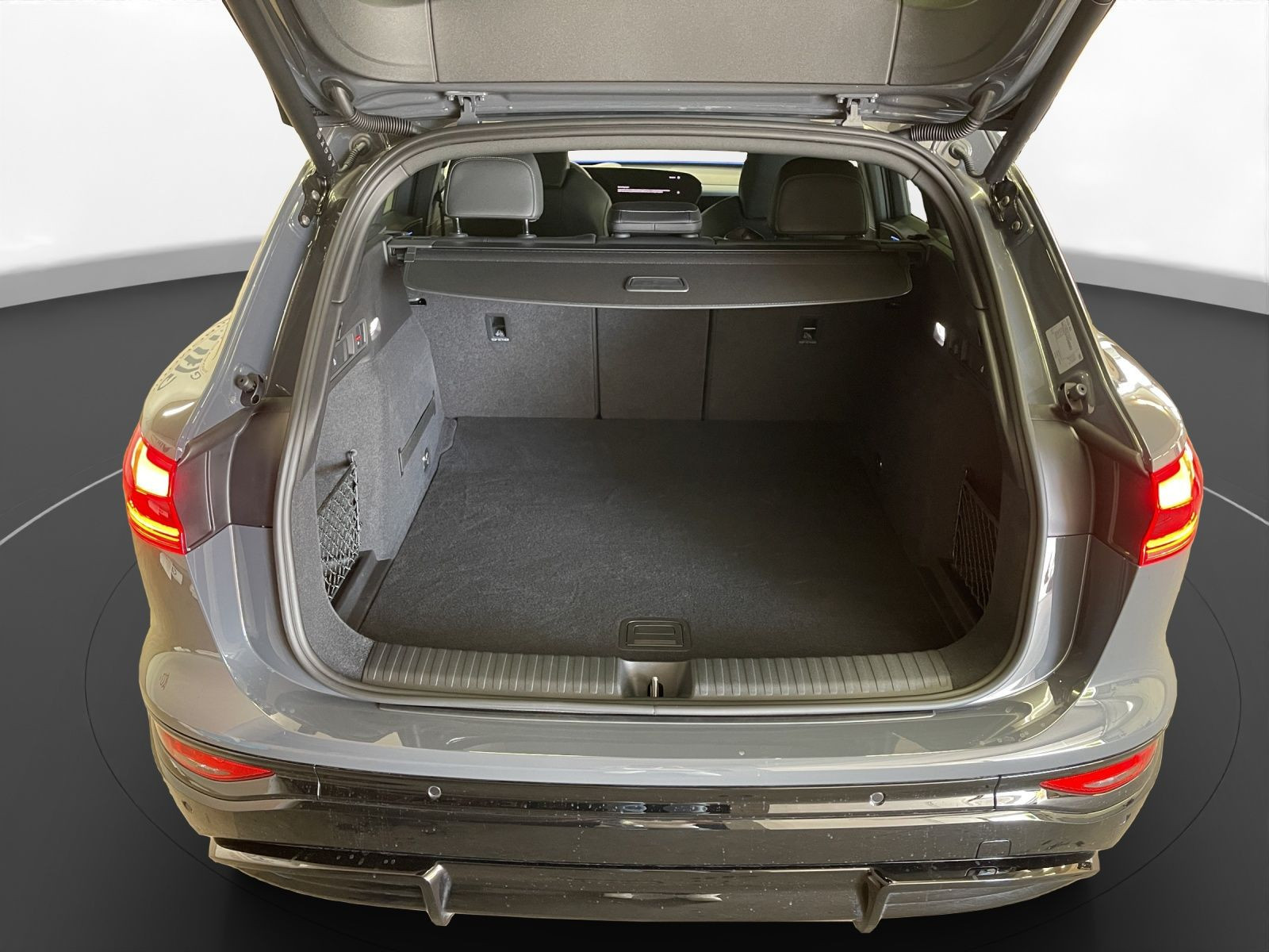 Audi - Q6 SUV e-tron_24