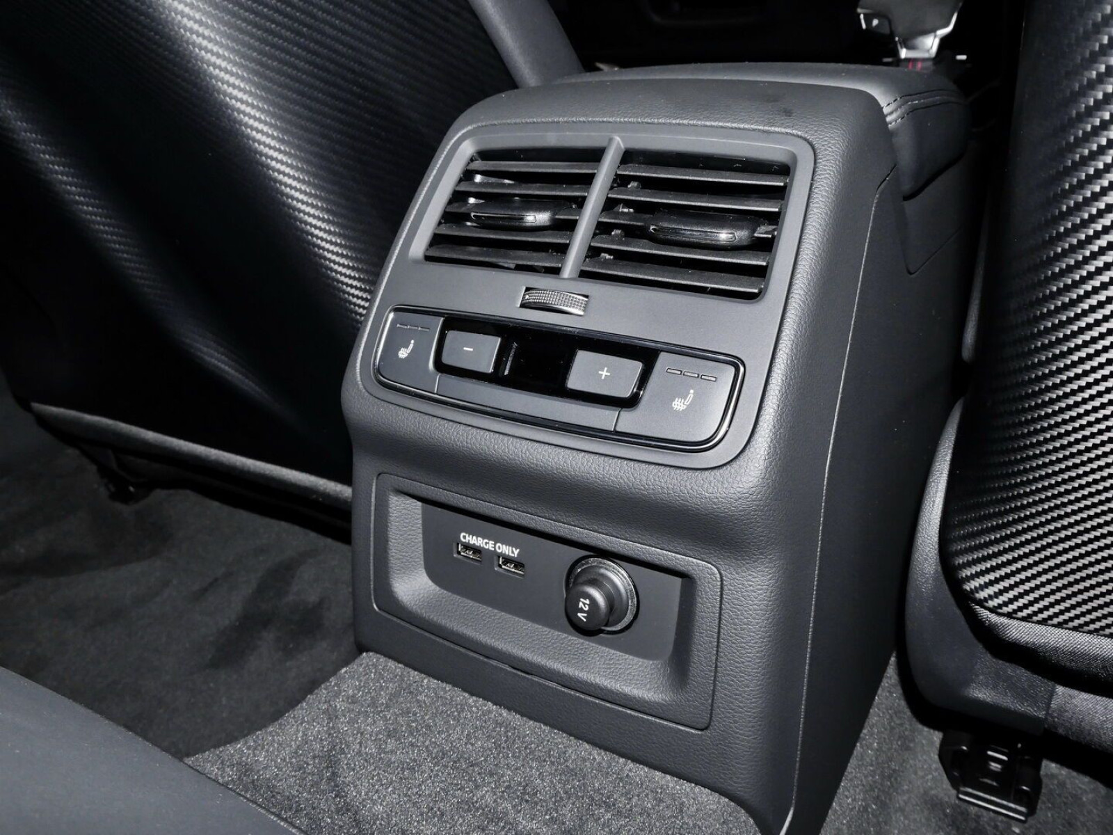 Audi - RS 4 Avant_9
