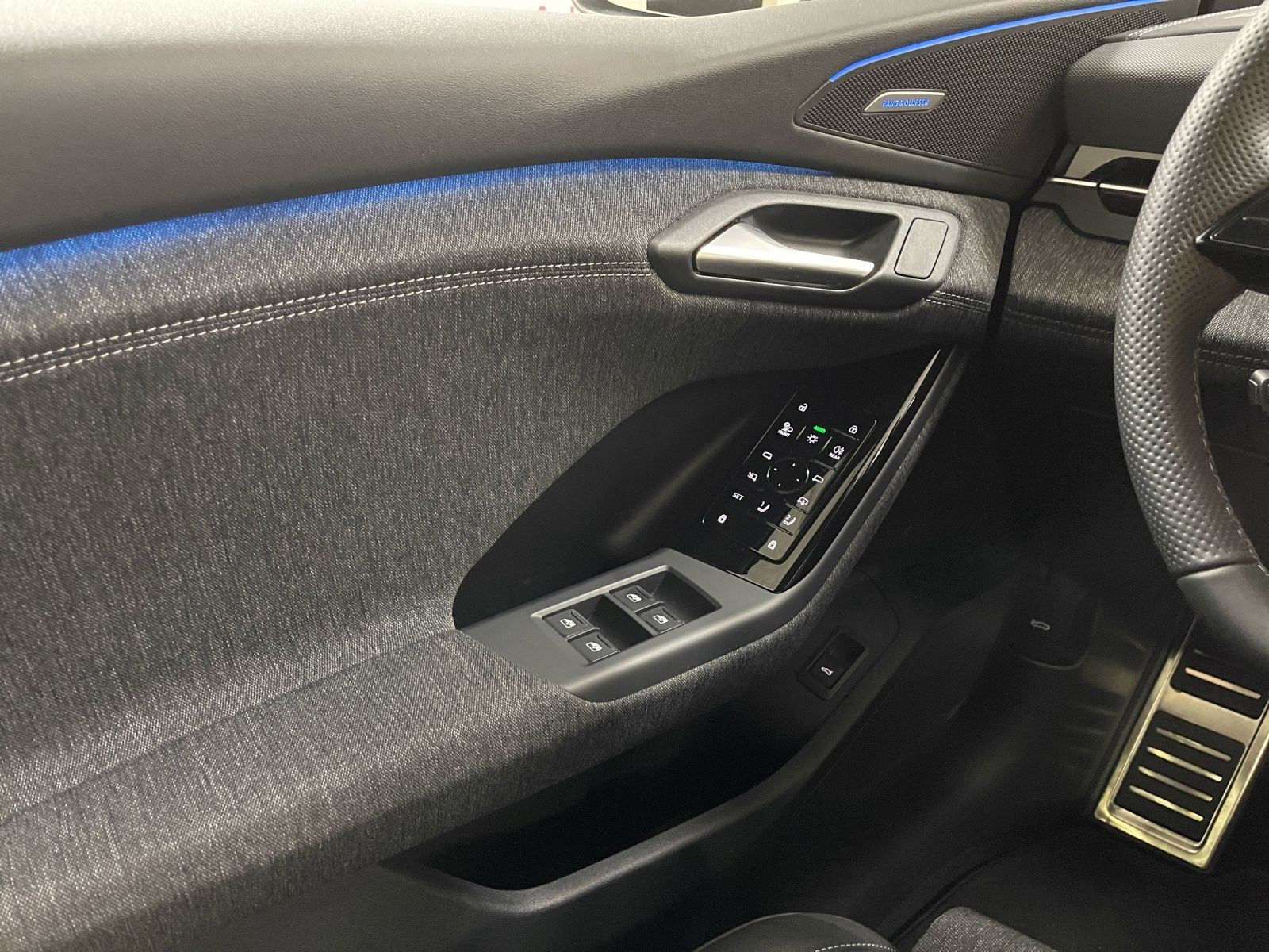 Audi - Q6 SUV e-tron_12