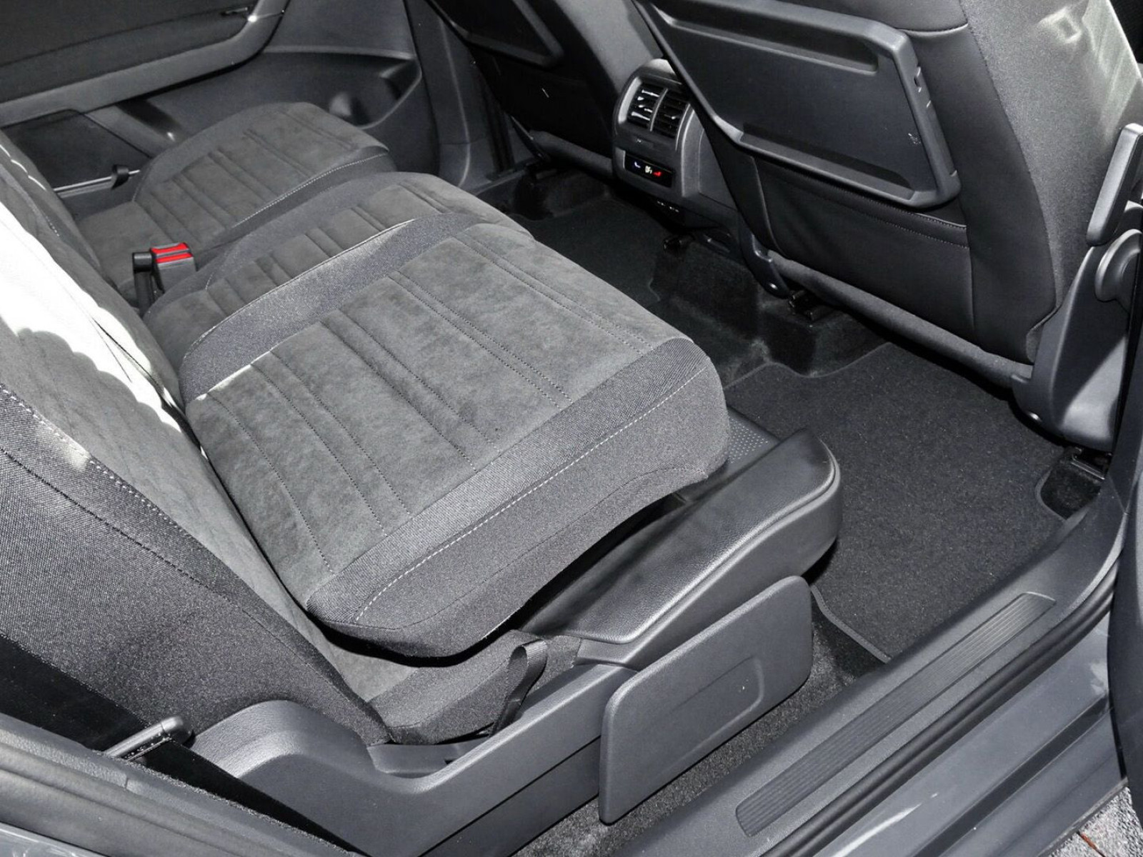 Volkswagen - Touran_8