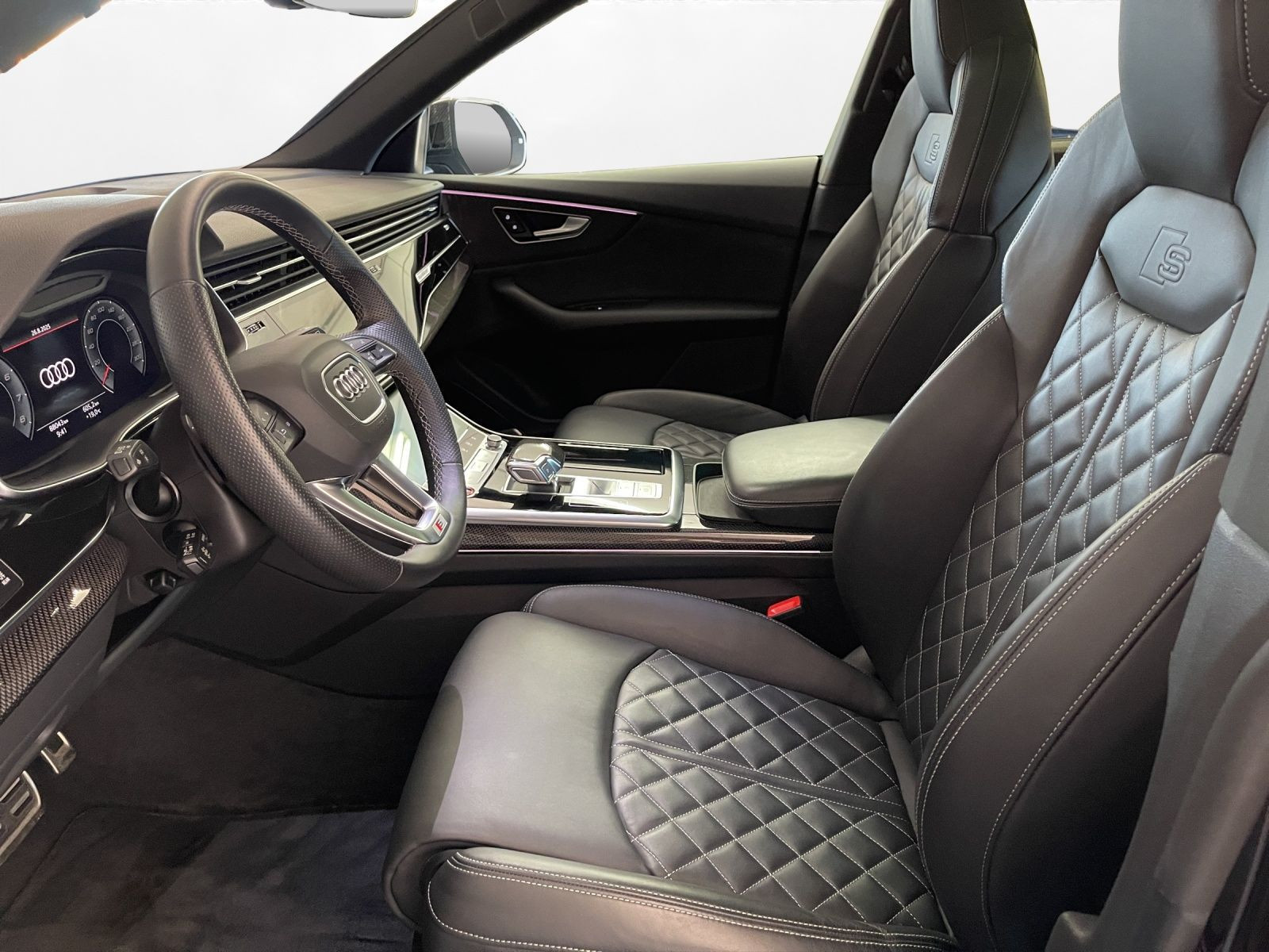 Audi - SQ8_17