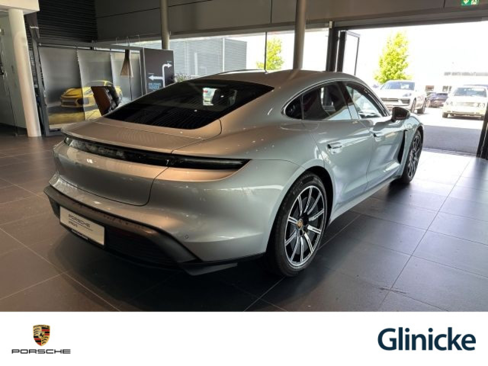 Porsche - Taycan_6