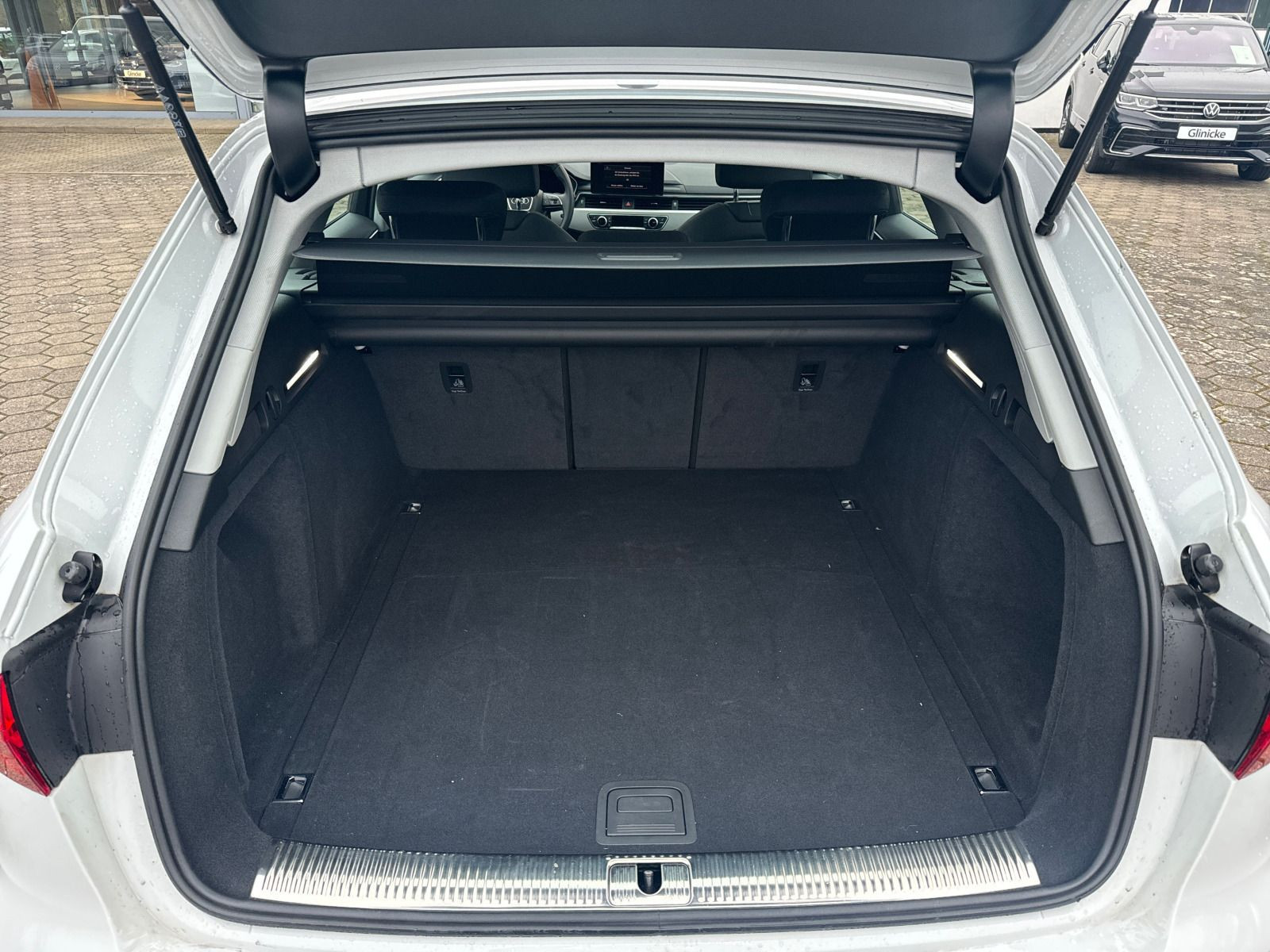 Audi - A4 Avant_13