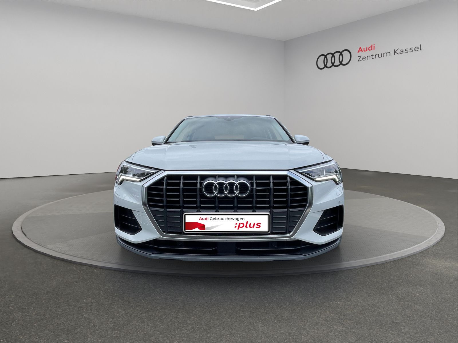 Audi - Q3_10