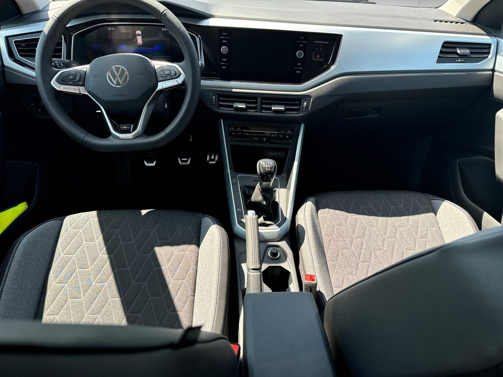 Volkswagen - Polo_13