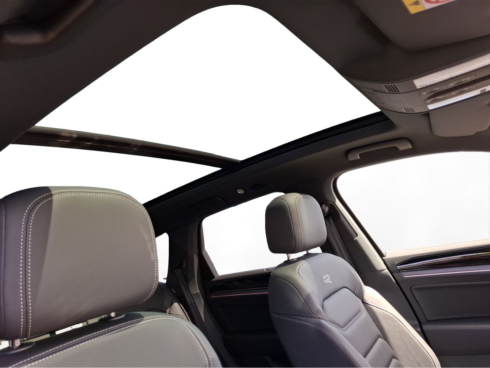 Volkswagen - Touareg_16