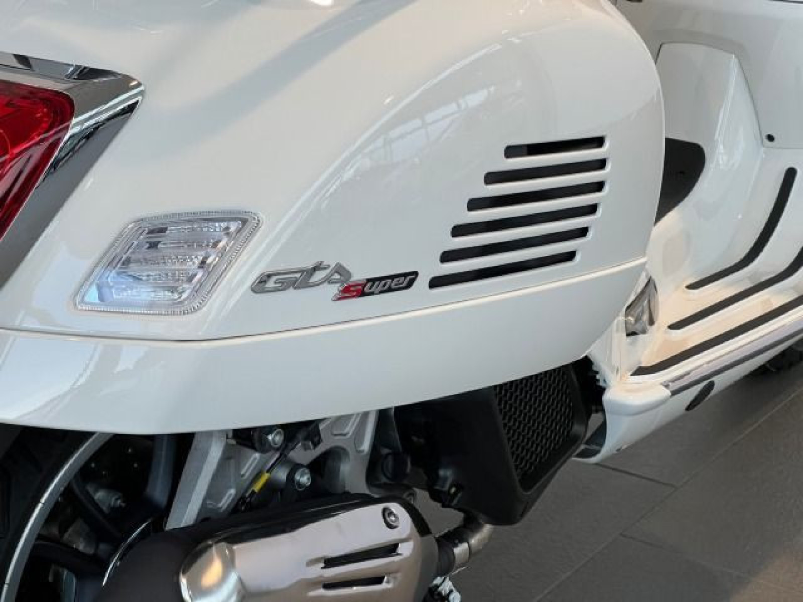 Vespa - GTS_8