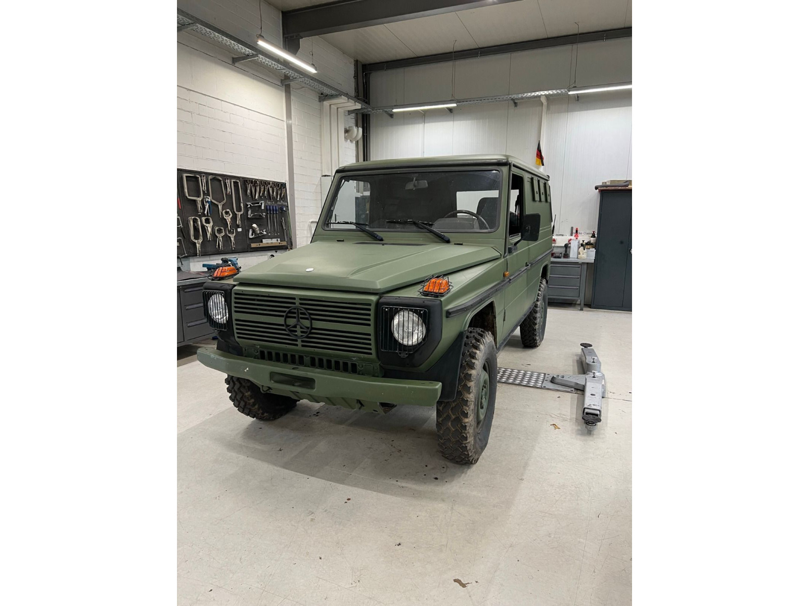 Mercedes-Benz - 240_14