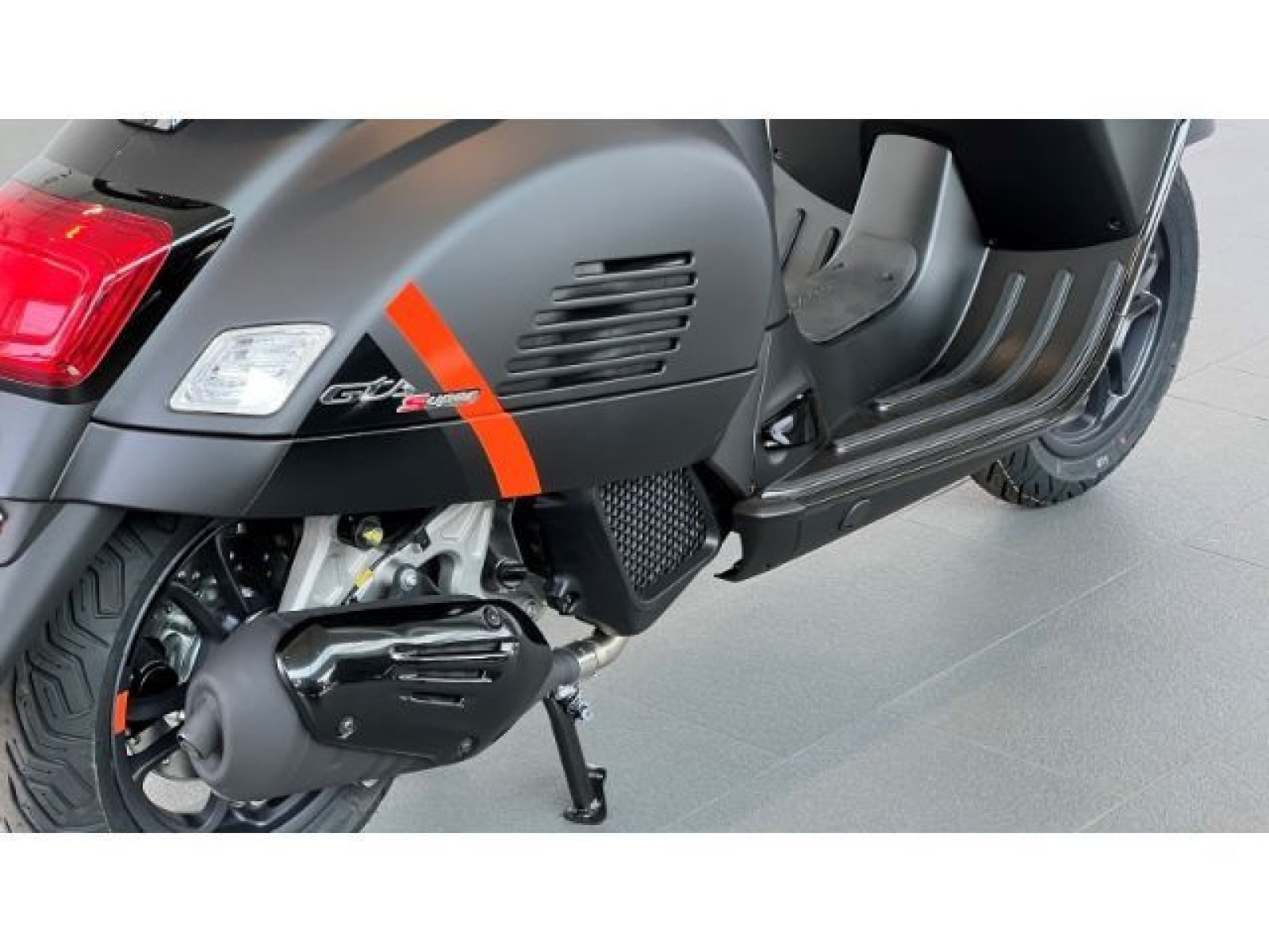 Piaggio - _12