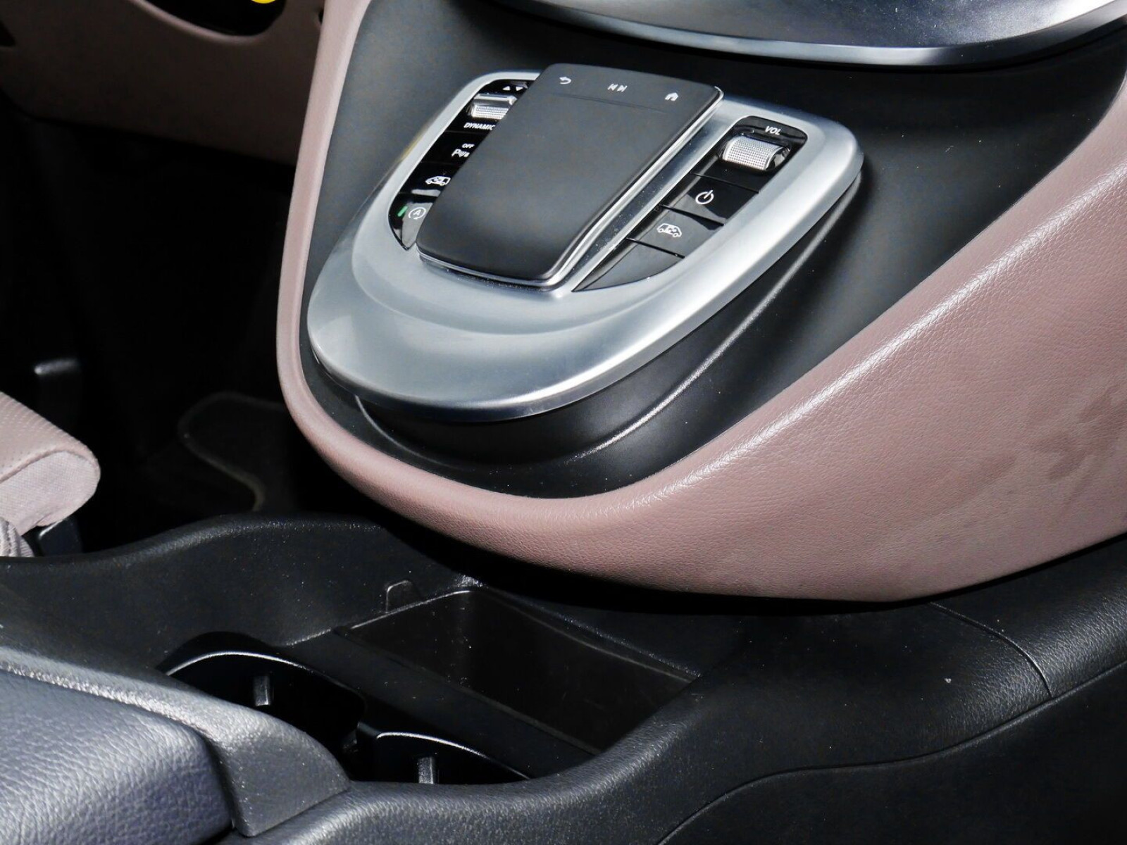 Mercedes-Benz - V 300_6